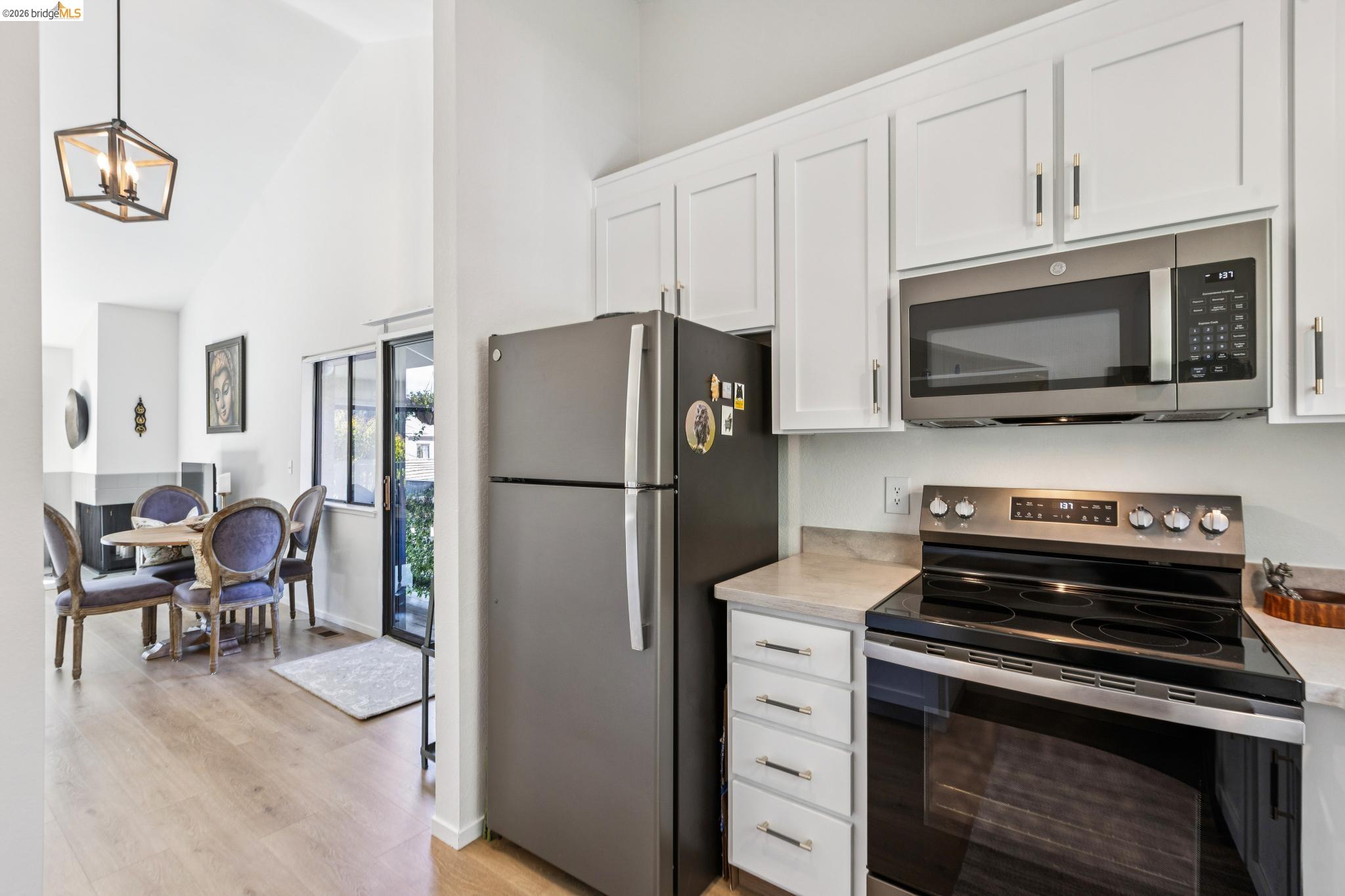 Detail Gallery Image 16 of 41 For 45 Corte Real #1,  Larkspur,  CA 94904 - 2 Beds | 1/1 Baths