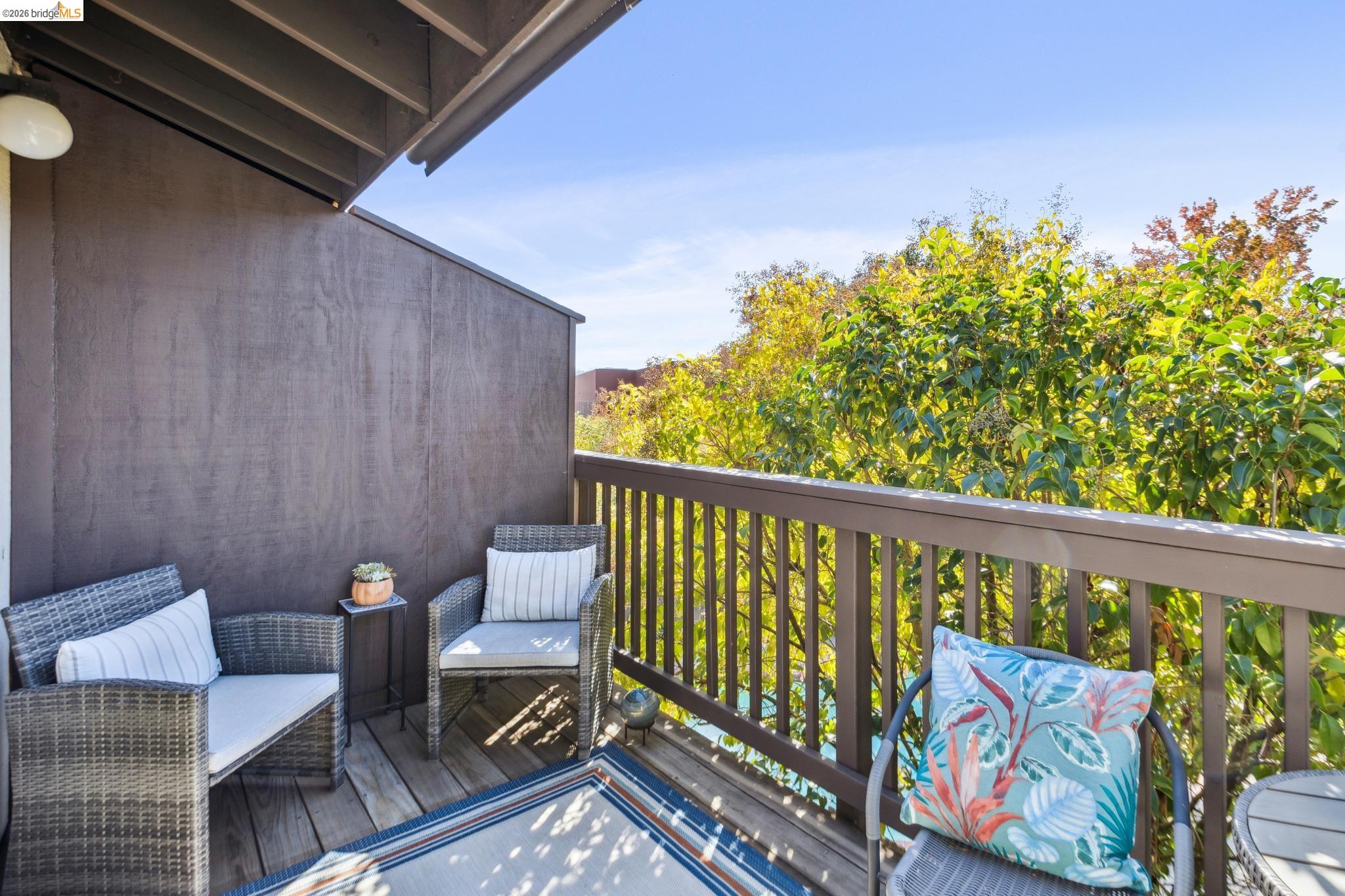 Detail Gallery Image 20 of 41 For 45 Corte Real #1,  Larkspur,  CA 94904 - 2 Beds | 1/1 Baths