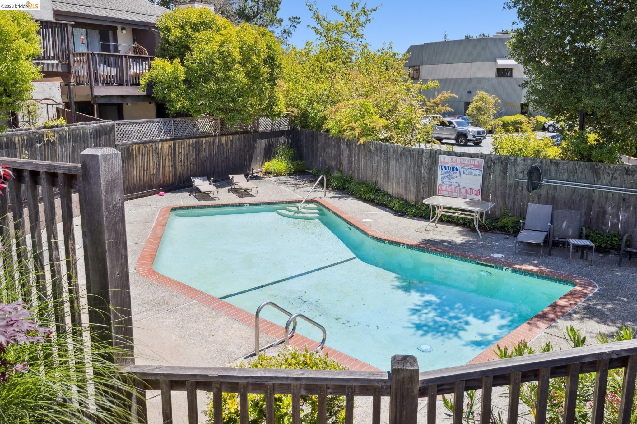 Detail Gallery Image 36 of 41 For 45 Corte Real #1,  Larkspur,  CA 94904 - 2 Beds | 1/1 Baths