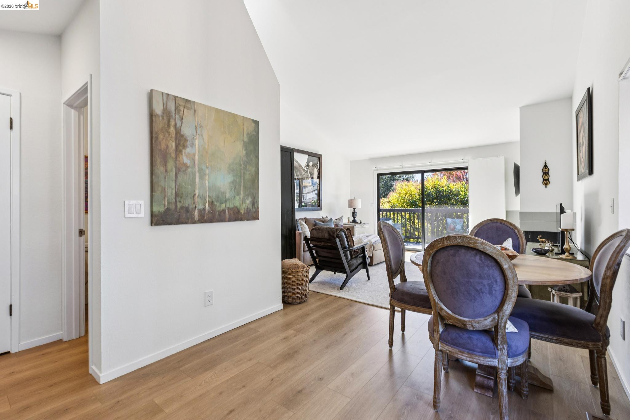 Detail Gallery Image 6 of 41 For 45 Corte Real #1,  Larkspur,  CA 94904 - 2 Beds | 1/1 Baths