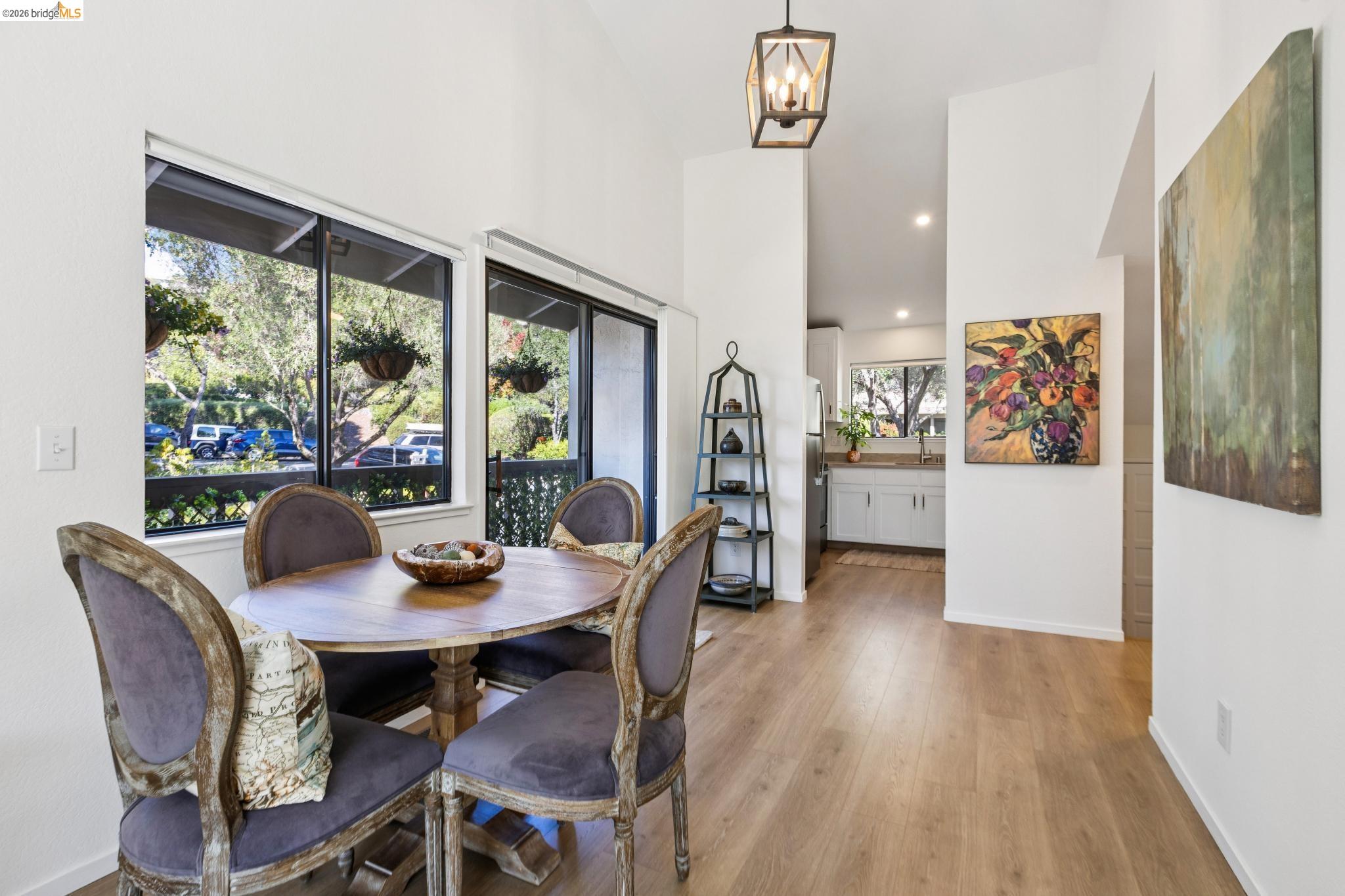 Detail Gallery Image 7 of 41 For 45 Corte Real #1,  Larkspur,  CA 94904 - 2 Beds | 1/1 Baths