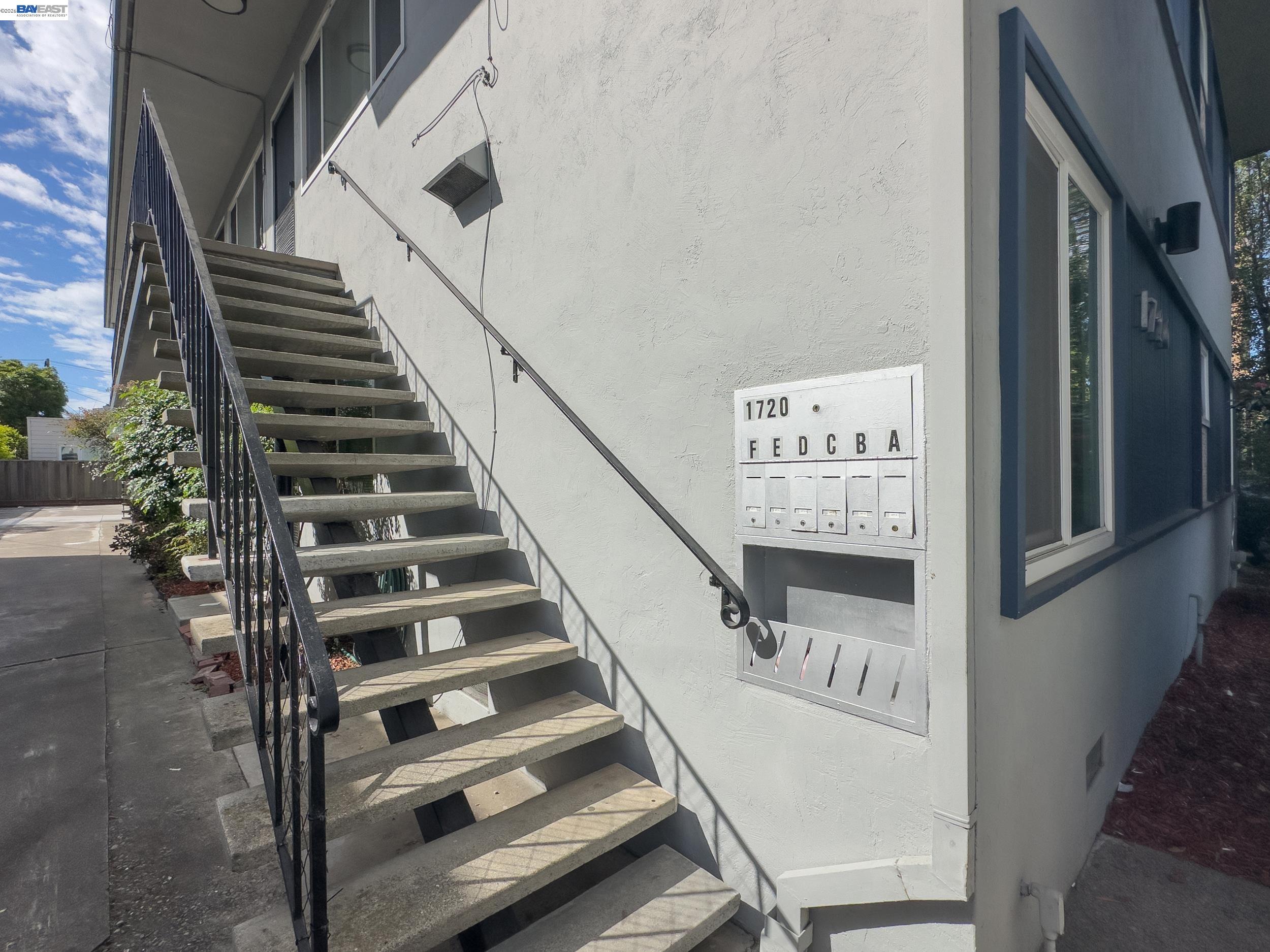 Detail Gallery Image 14 of 18 For 1720 Hearst Ave, Berkeley,  CA 94703 - – Beds | – Baths