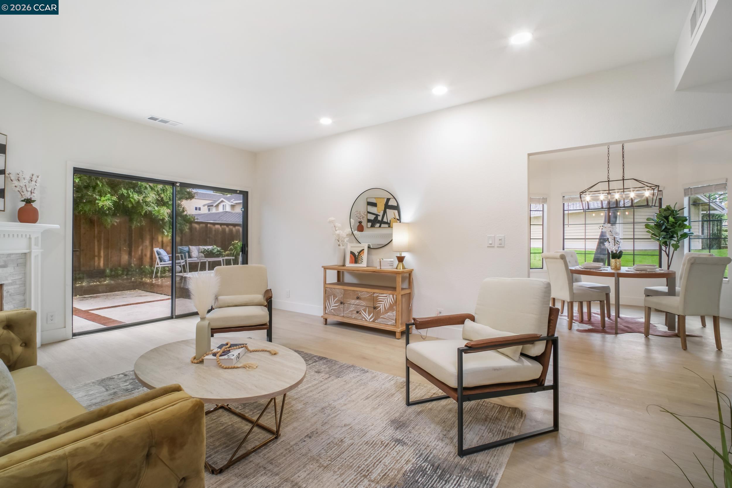 Detail Gallery Image 2 of 26 For 3863 Harlequin Ter, Fremont,  CA 94555 - 4 Beds | 2/1 Baths