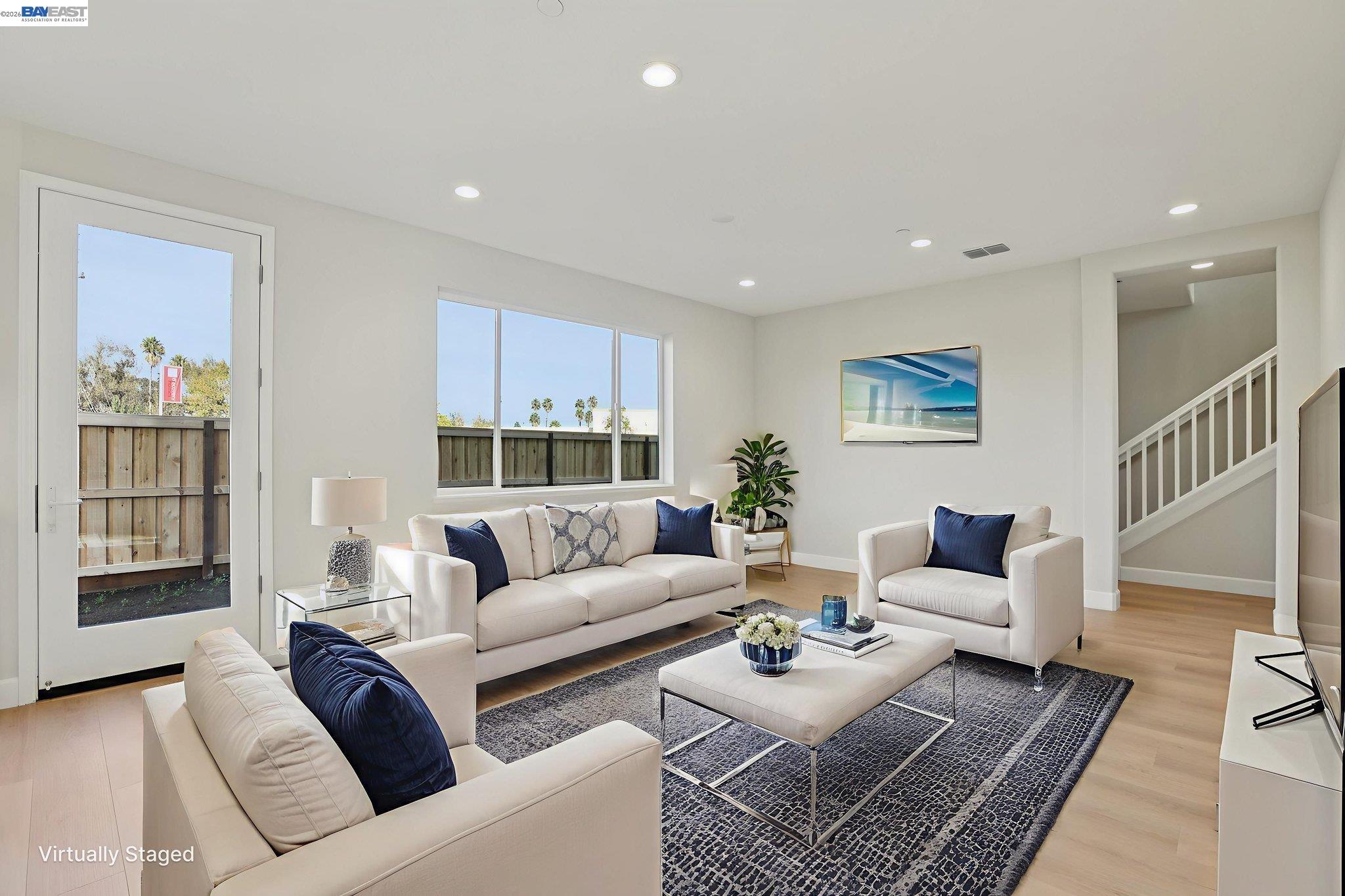 Detail Gallery Image 7 of 38 For 121 Creek View Cir, Fairfield,  CA 94533 - 3 Beds | 2/1 Baths