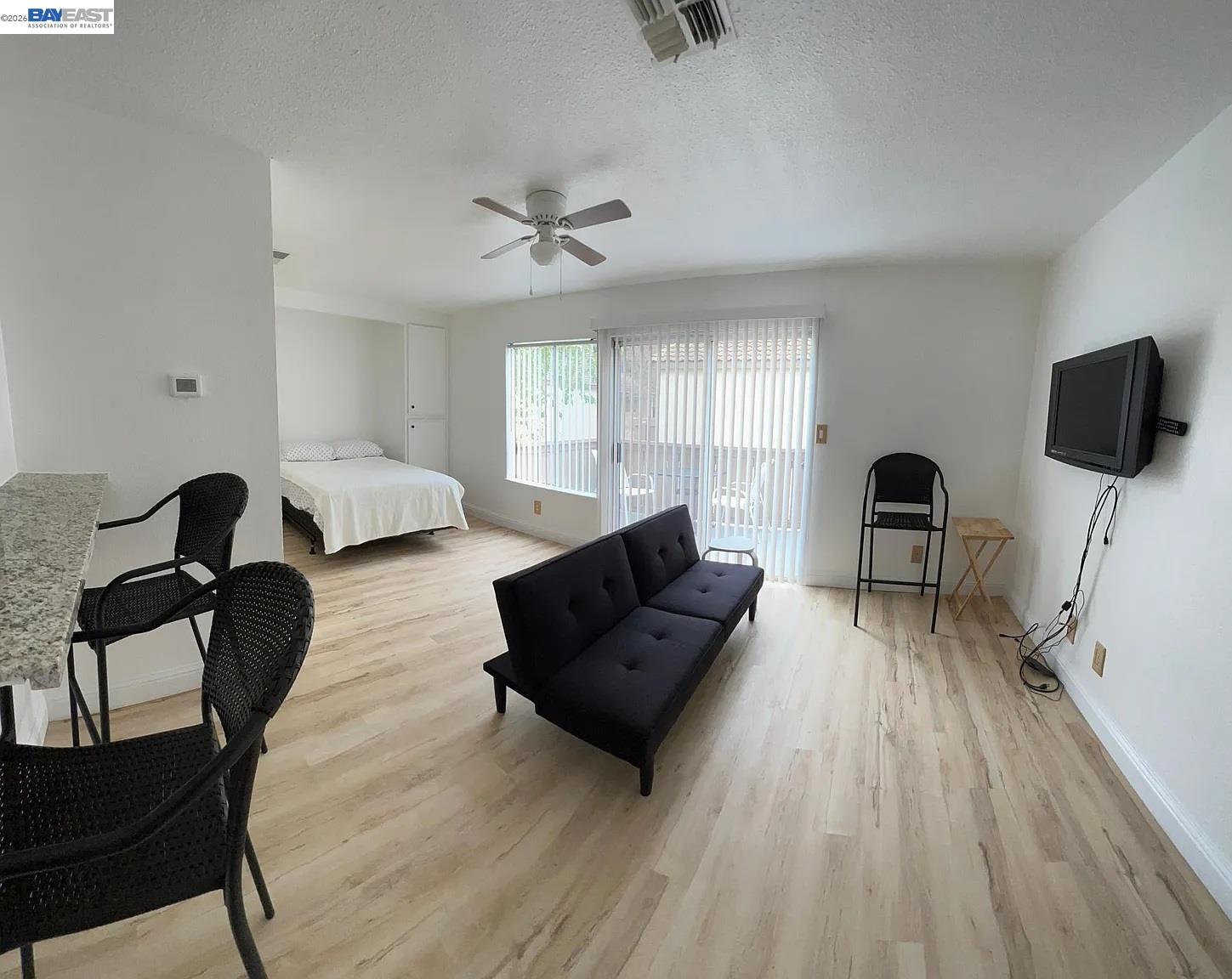 Detail Gallery Image 6 of 36 For 3701 Colonial Dr #36,  Modesto,  CA 95356 - 1 Beds | 1 Baths