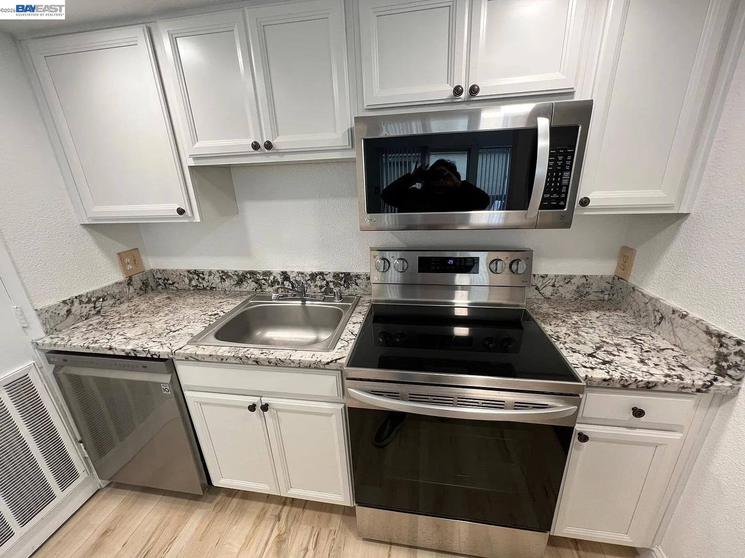 Detail Gallery Image 10 of 36 For 3701 Colonial Dr #36,  Modesto,  CA 95356 - 1 Beds | 1 Baths