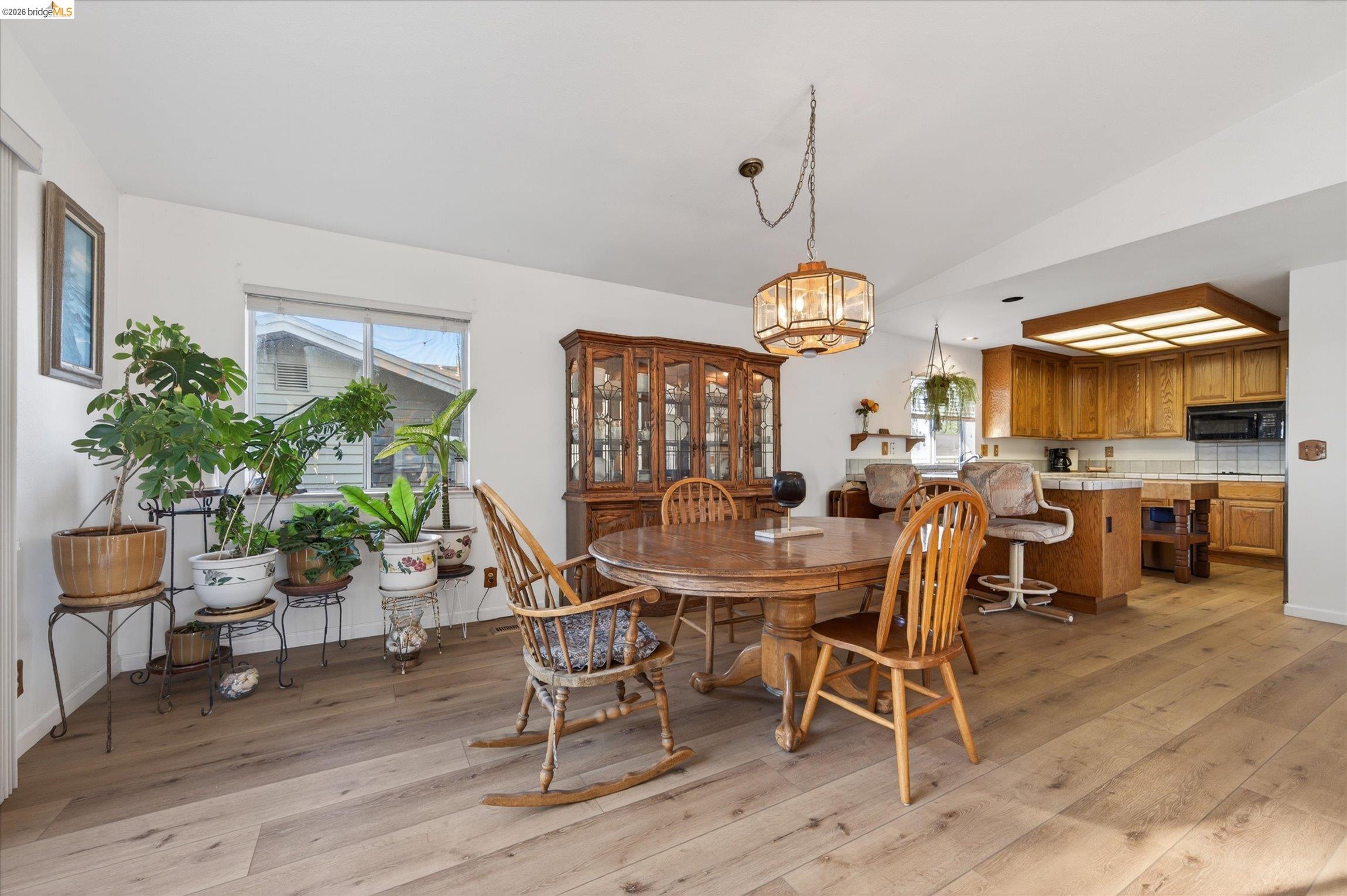 Detail Gallery Image 8 of 46 For 5014 Sandmound Blvd, Oakley,  CA 94561 - 3 Beds | 3 Baths