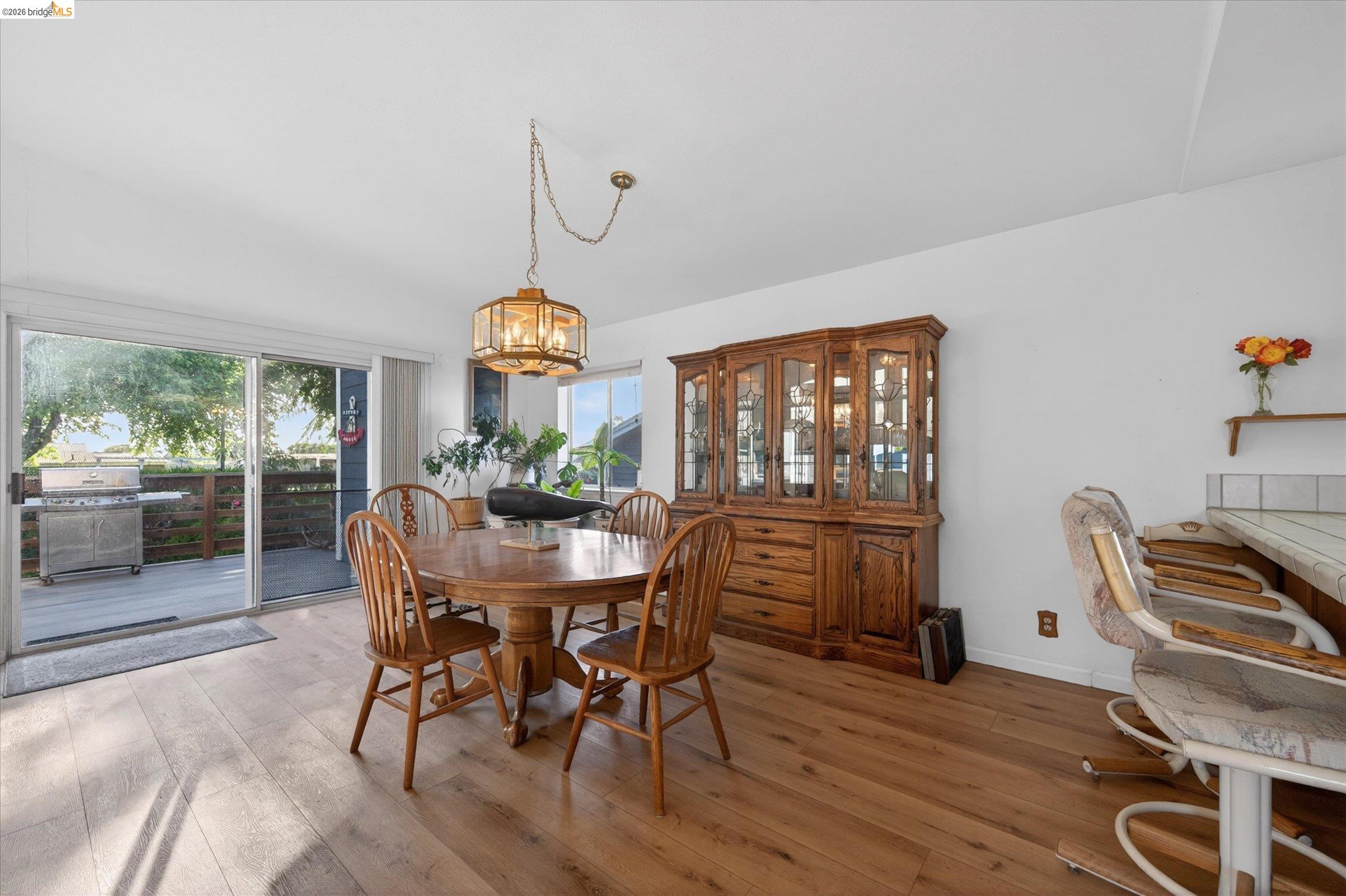 Detail Gallery Image 10 of 46 For 5014 Sandmound Blvd, Oakley,  CA 94561 - 3 Beds | 3 Baths