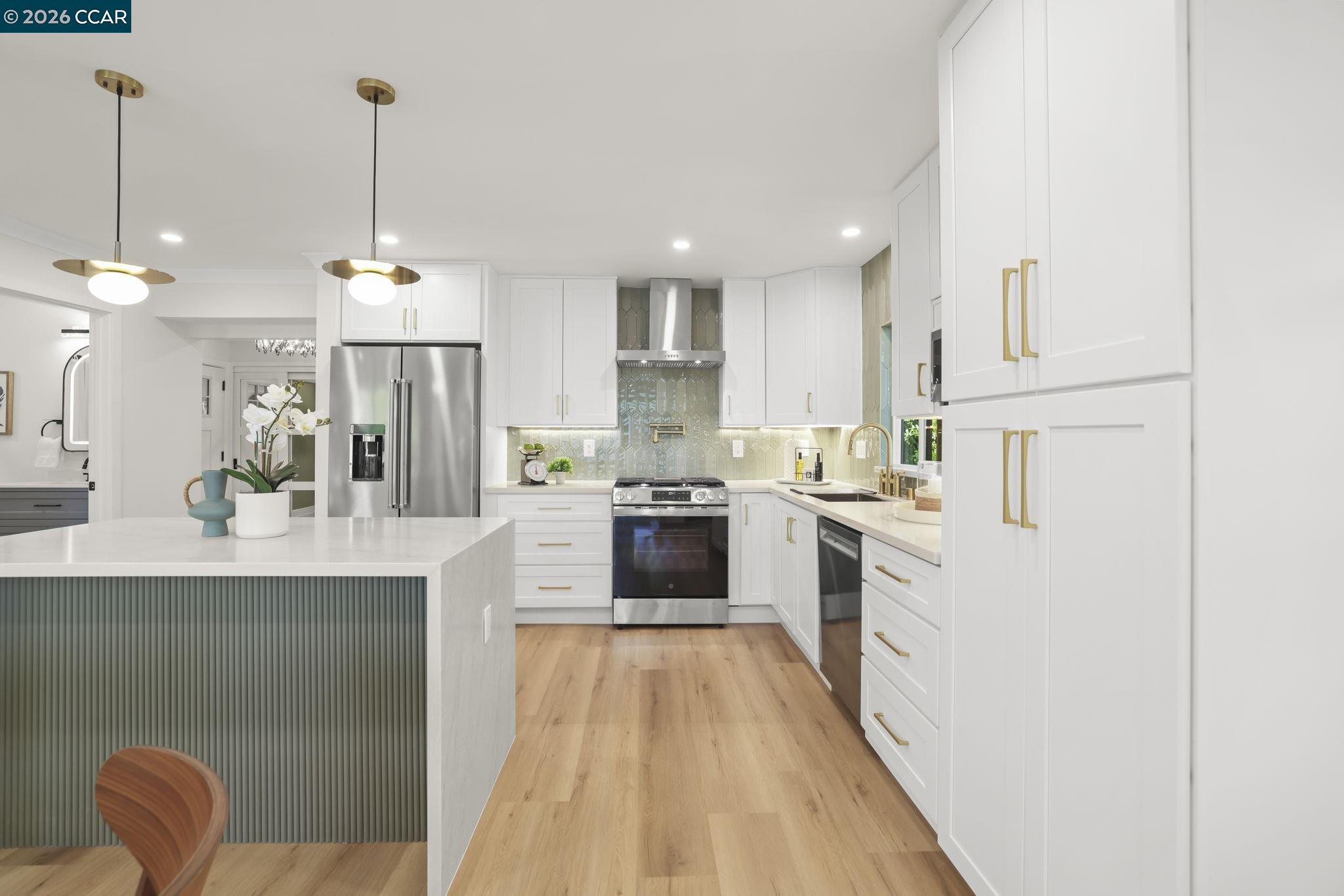 Photo #15: 41131570 Listing: Photo #15