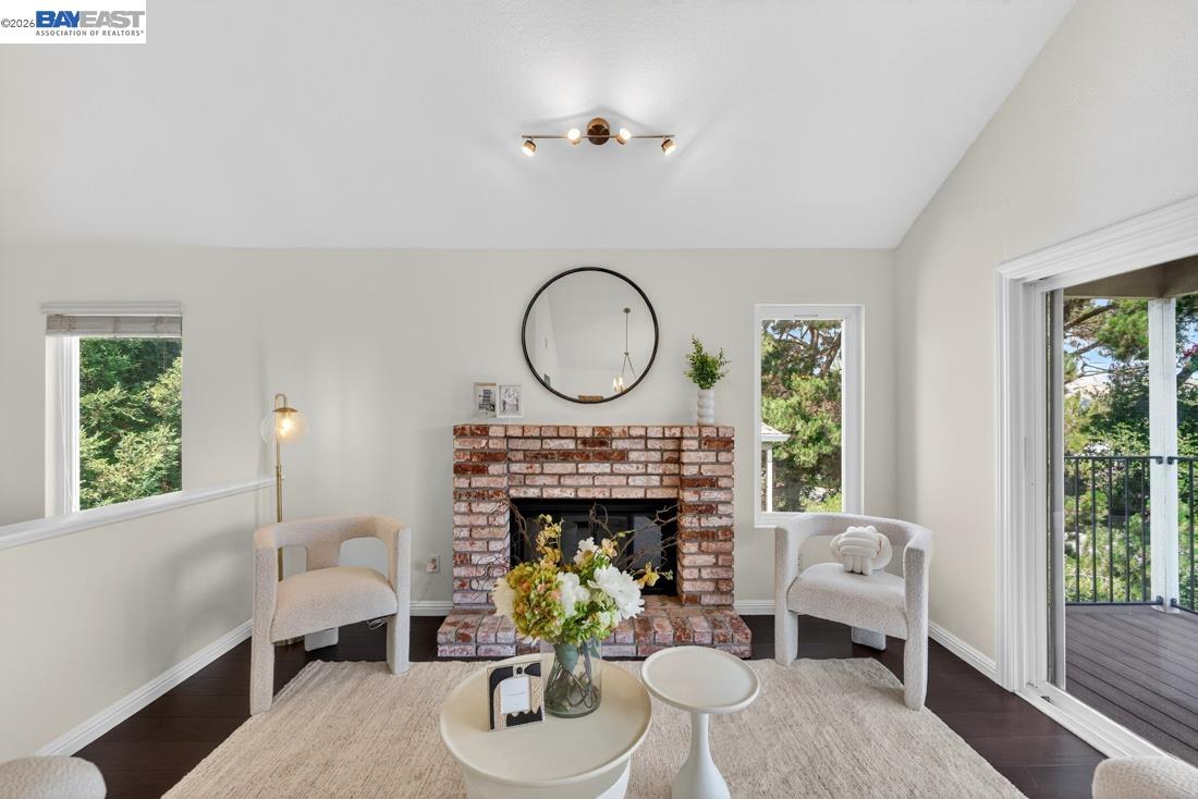 Photo #2: 41131574 Listing: Photo #2