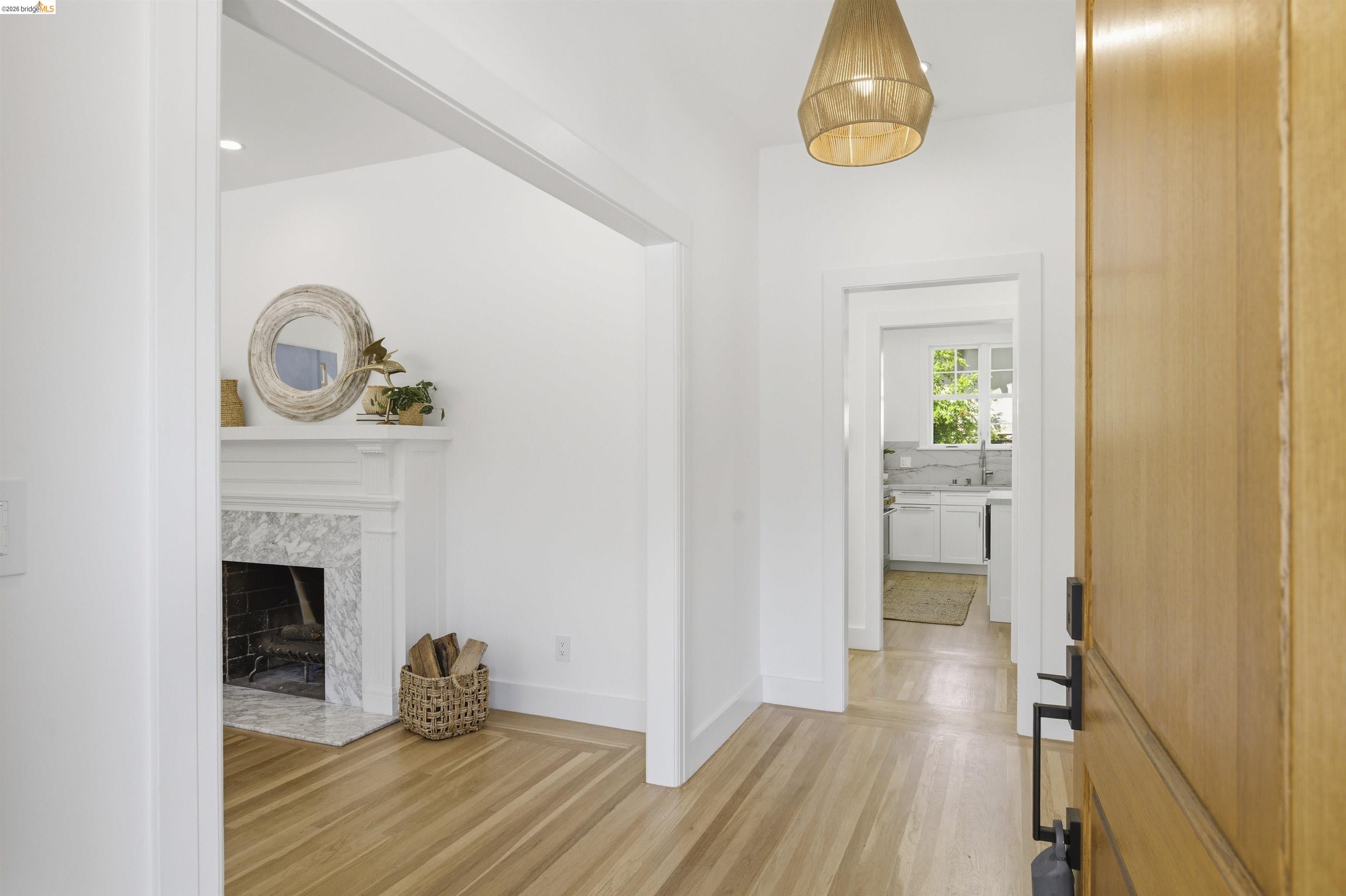 Detail Gallery Image 2 of 43 For 1541 Grand Ave, Piedmont,  CA 94611 - 3 Beds | 2 Baths