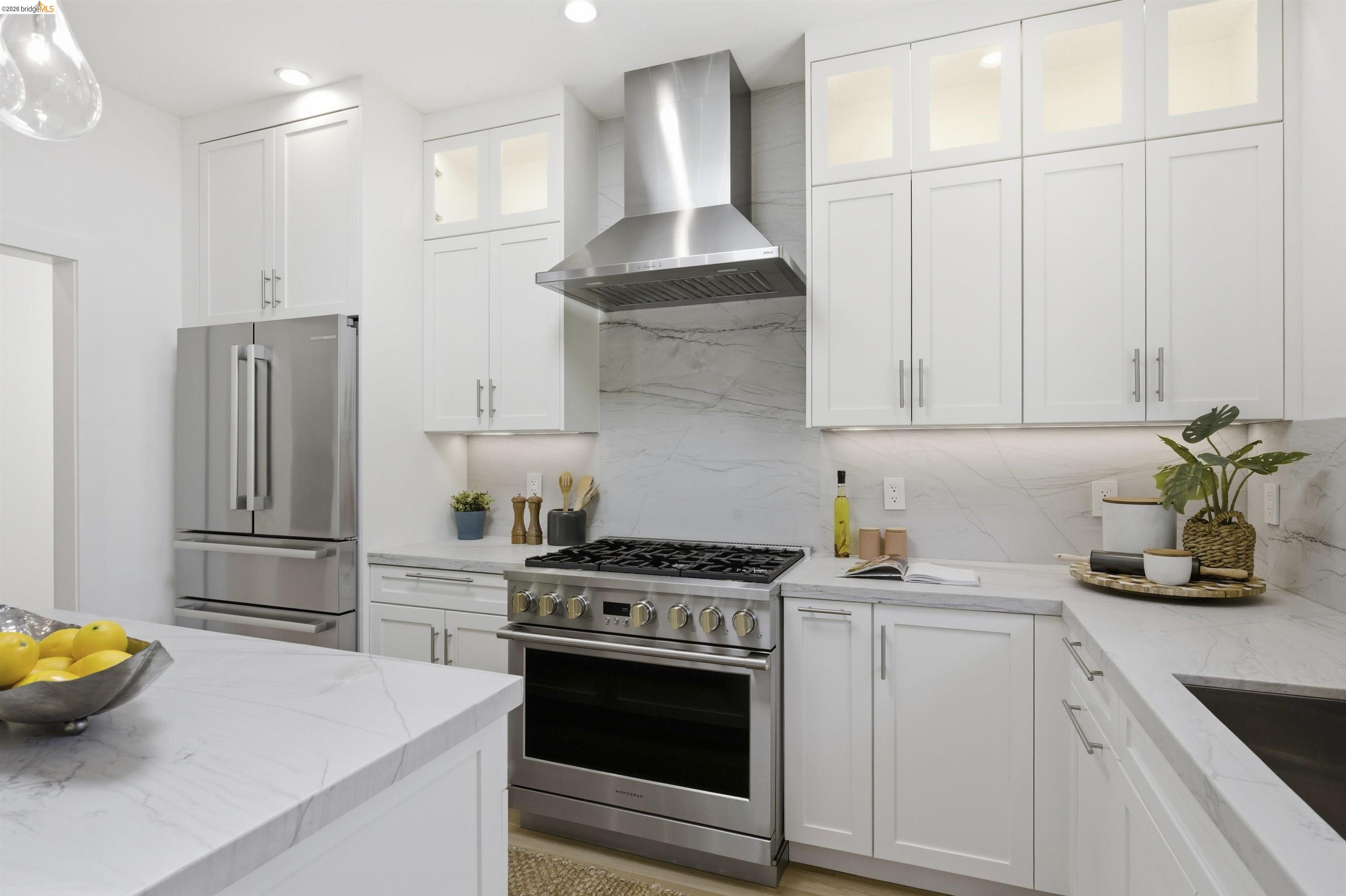 Detail Gallery Image 16 of 43 For 1541 Grand Ave, Piedmont,  CA 94611 - 3 Beds | 2 Baths