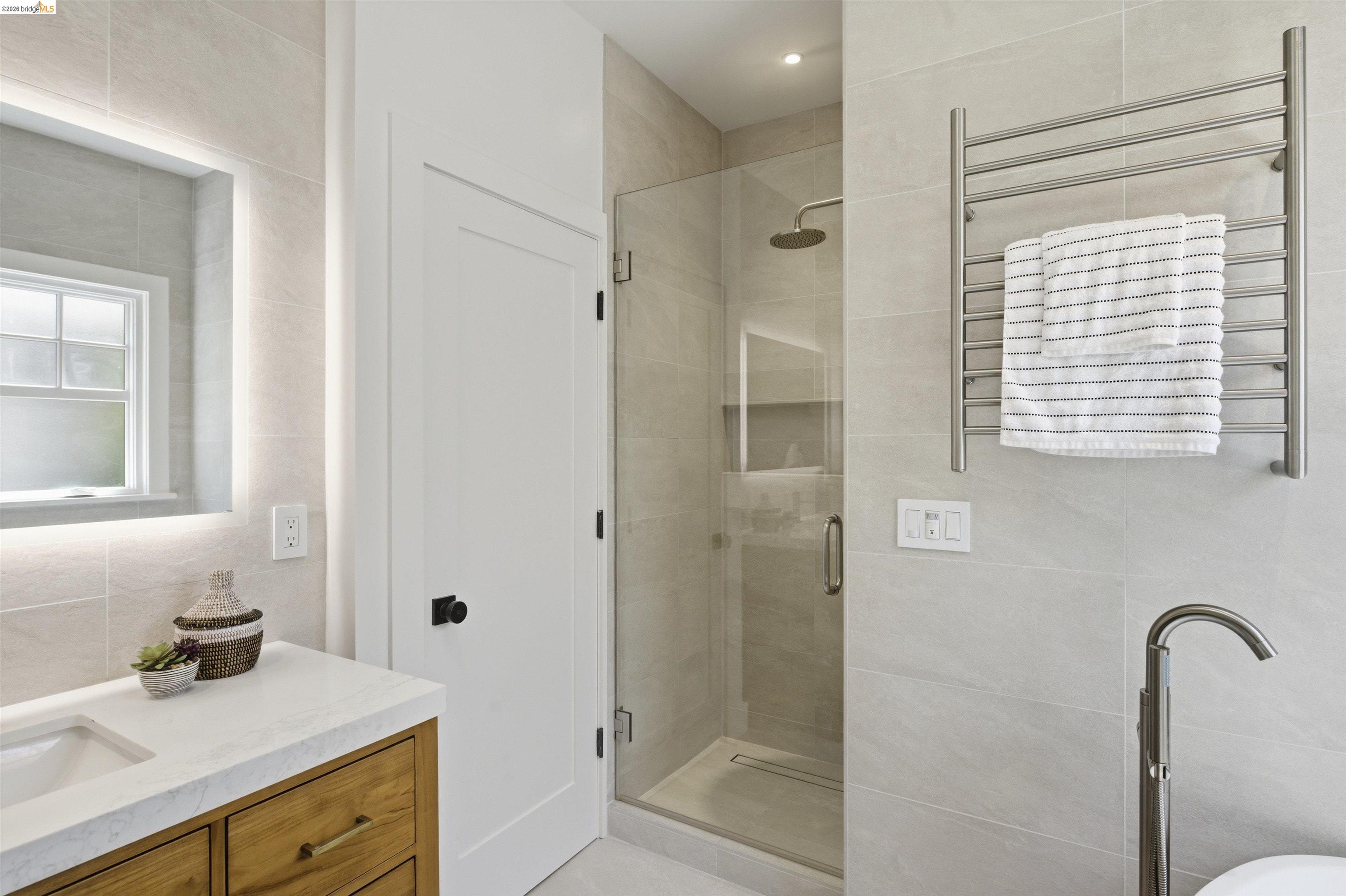 Detail Gallery Image 24 of 43 For 1541 Grand Ave, Piedmont,  CA 94611 - 3 Beds | 2 Baths