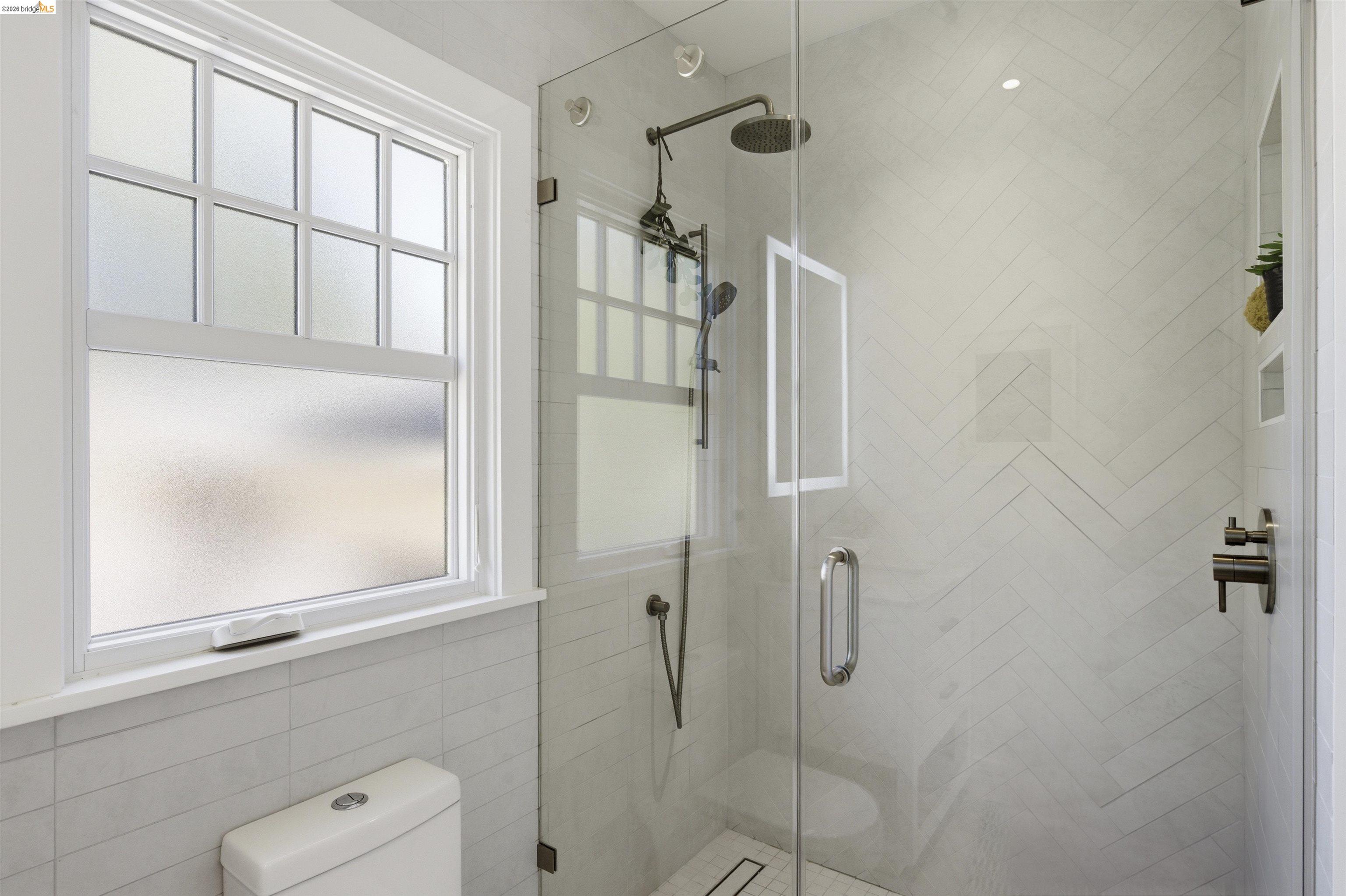 Detail Gallery Image 31 of 43 For 1541 Grand Ave, Piedmont,  CA 94611 - 3 Beds | 2 Baths