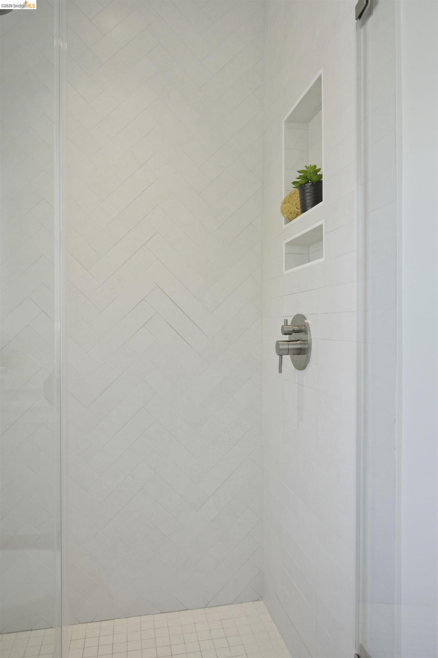 Detail Gallery Image 32 of 43 For 1541 Grand Ave, Piedmont,  CA 94611 - 3 Beds | 2 Baths