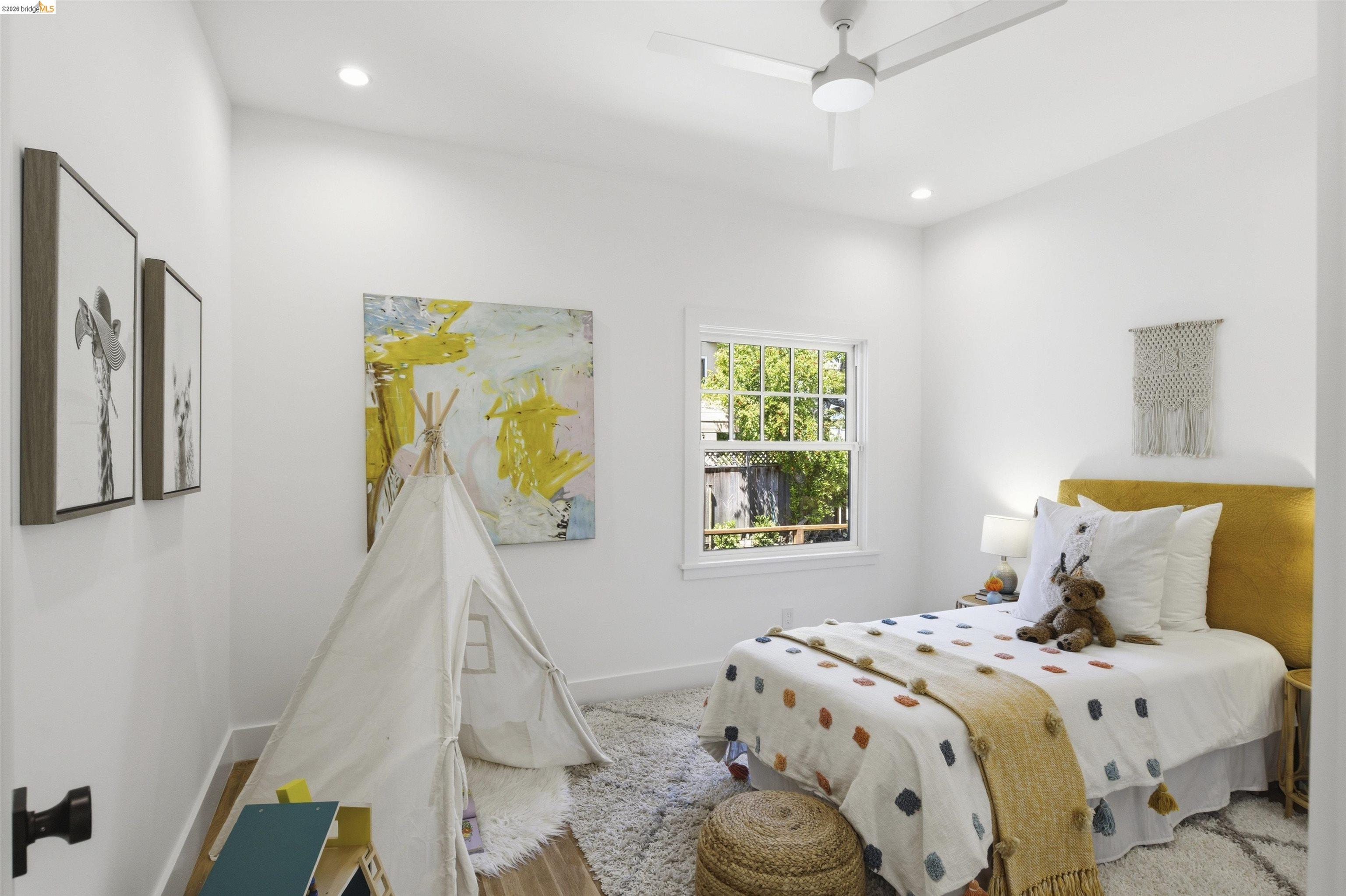 Detail Gallery Image 33 of 43 For 1541 Grand Ave, Piedmont,  CA 94611 - 3 Beds | 2 Baths