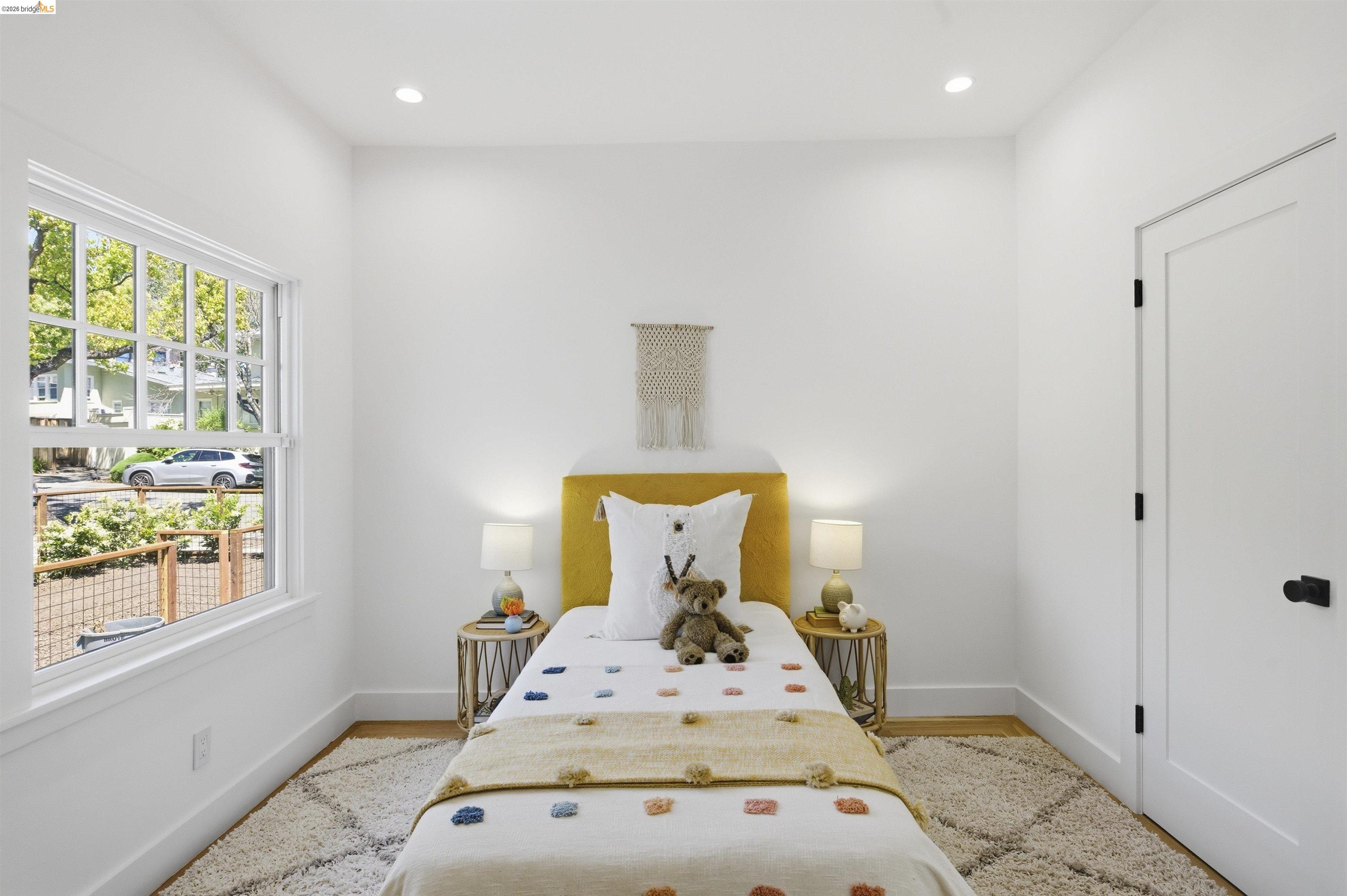 Detail Gallery Image 34 of 43 For 1541 Grand Ave, Piedmont,  CA 94611 - 3 Beds | 2 Baths