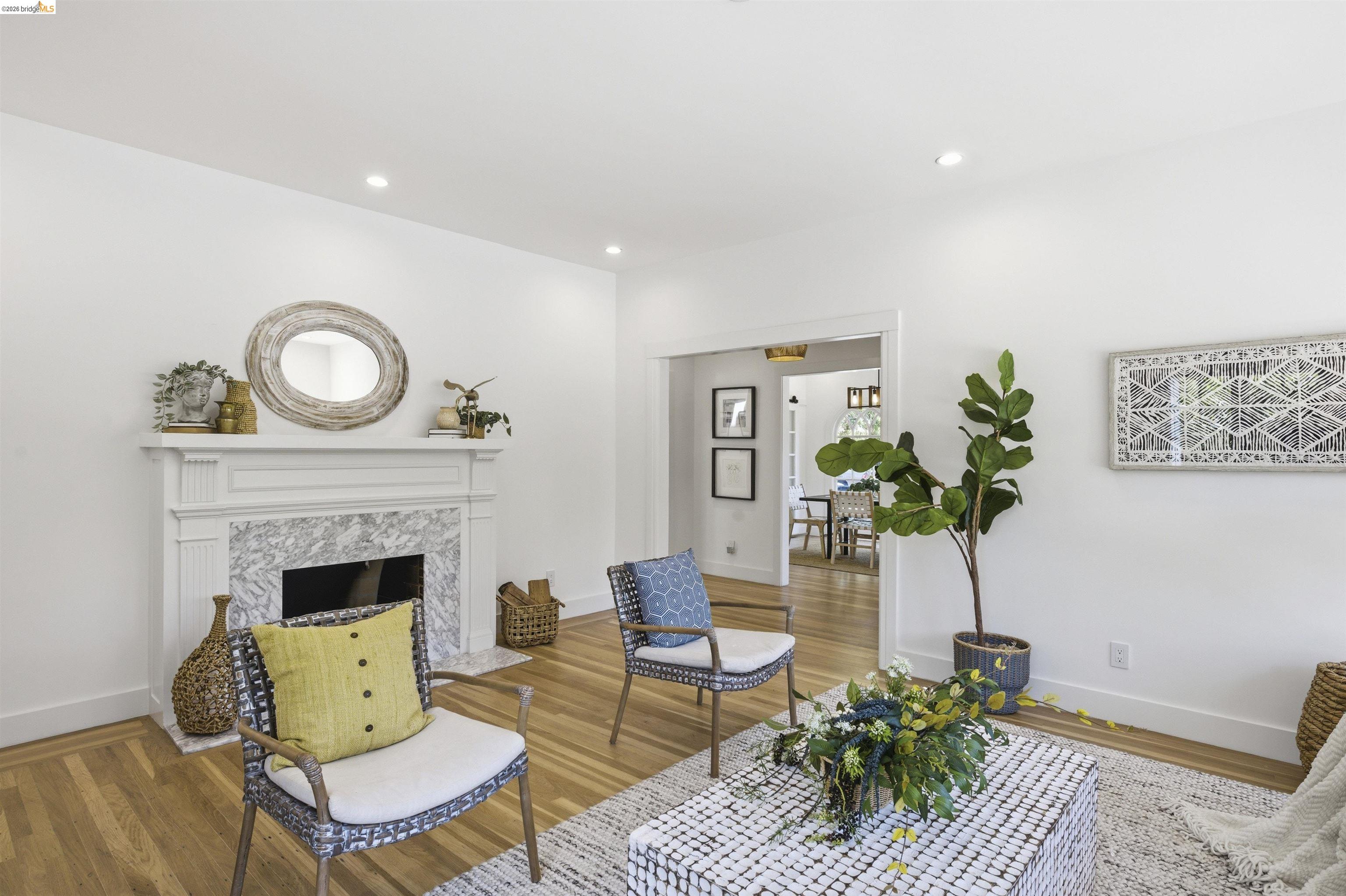 Detail Gallery Image 5 of 43 For 1541 Grand Ave, Piedmont,  CA 94611 - 3 Beds | 2 Baths