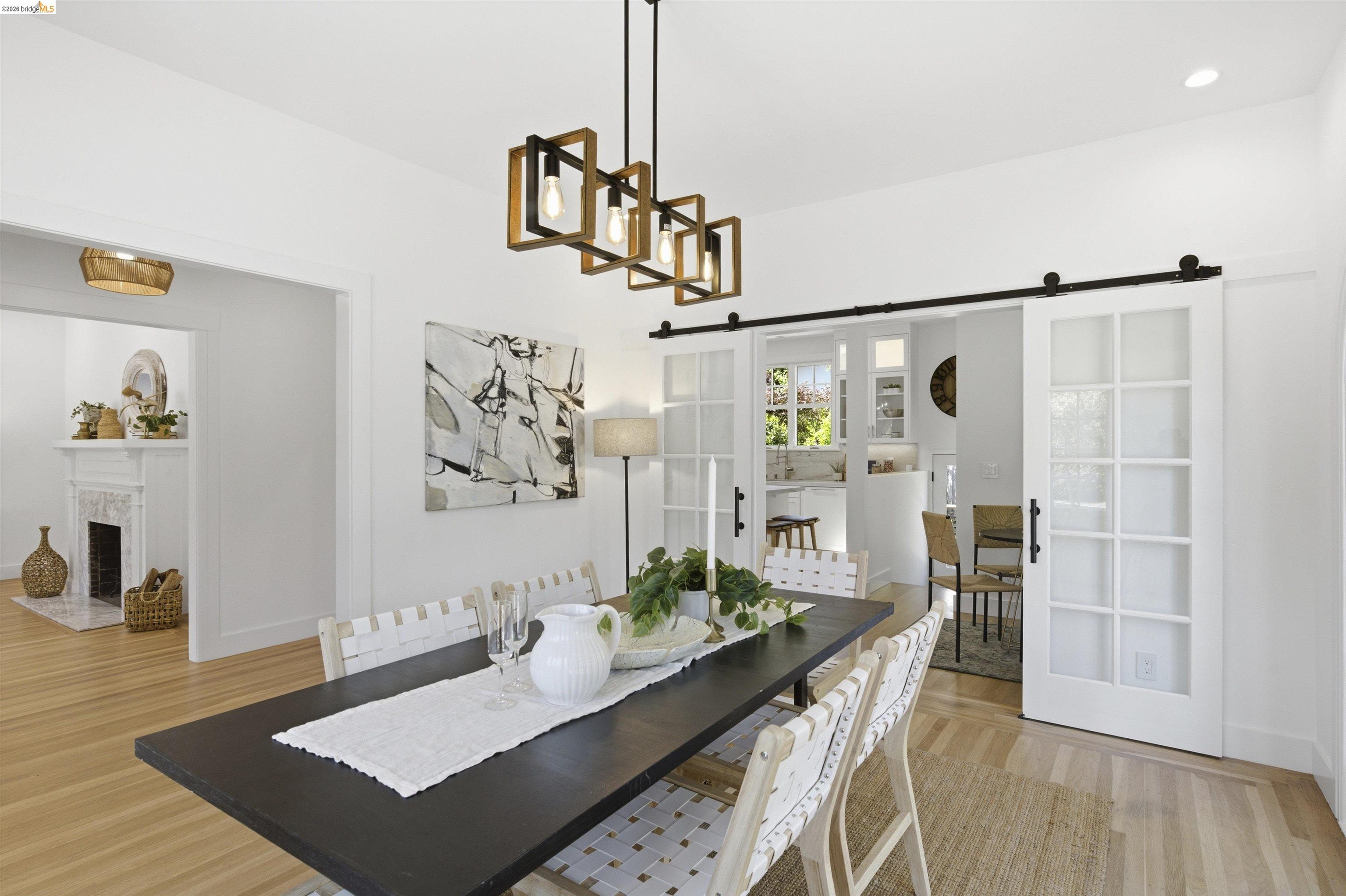 Detail Gallery Image 9 of 43 For 1541 Grand Ave, Piedmont,  CA 94611 - 3 Beds | 2 Baths