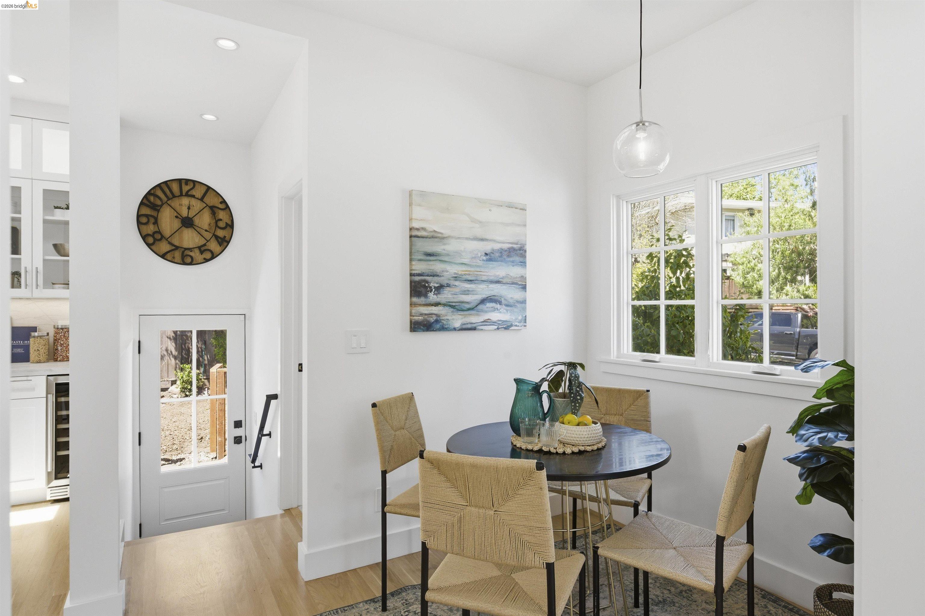 Detail Gallery Image 10 of 43 For 1541 Grand Ave, Piedmont,  CA 94611 - 3 Beds | 2 Baths