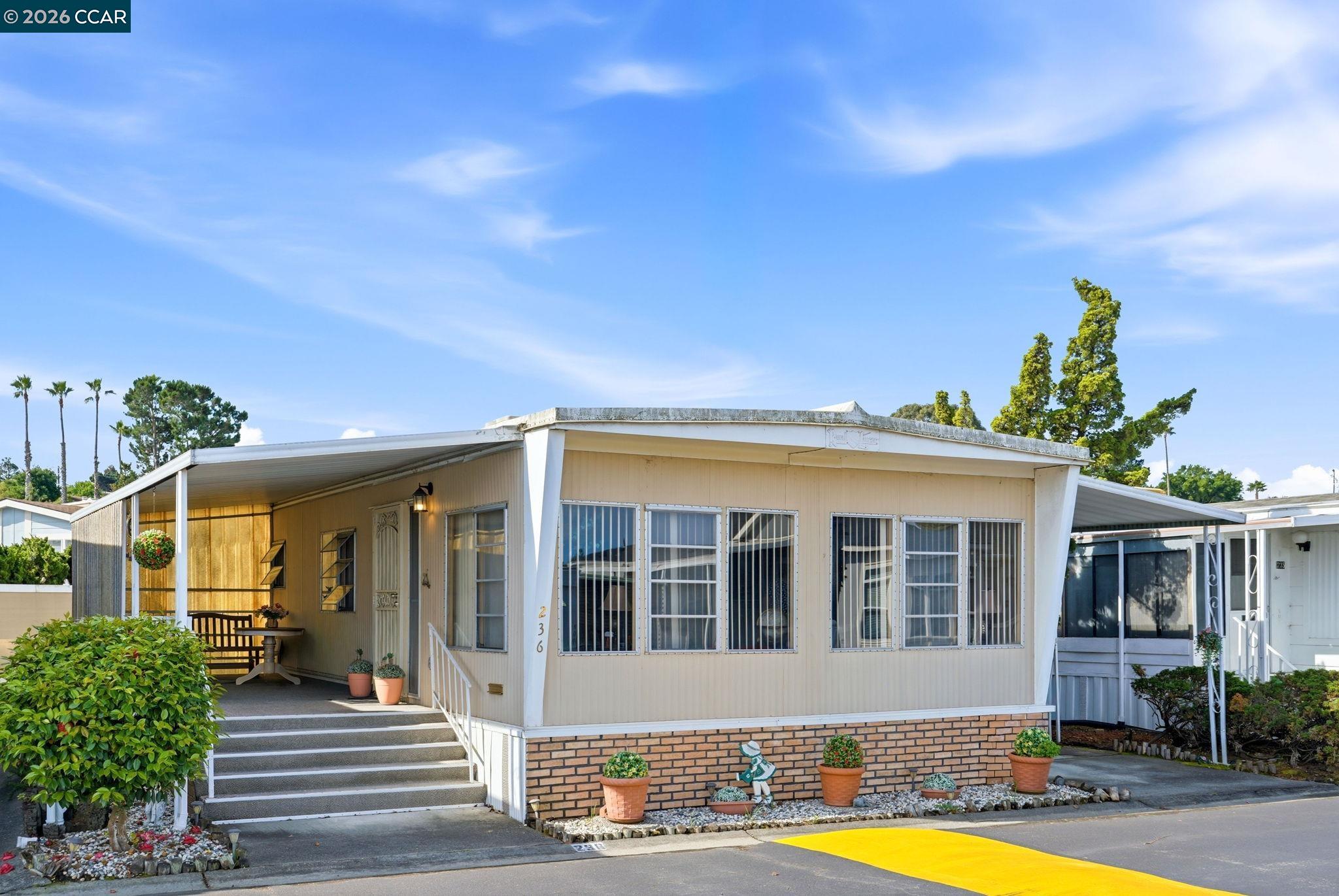 Front Image Thumbnail for CC41131582