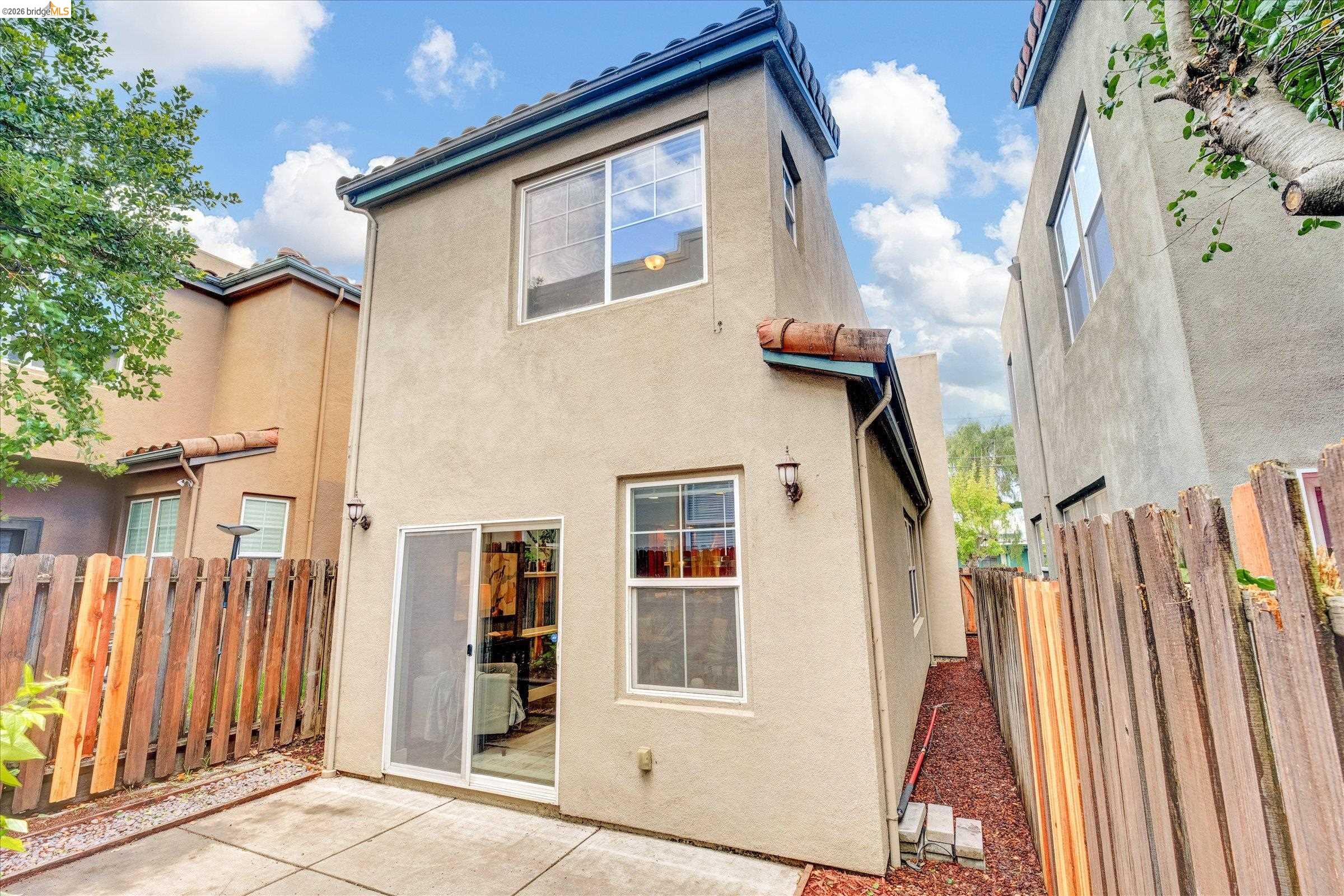 Detail Gallery Image 21 of 31 For 3038 E 18th St, Oakland,  CA 94601 - 2 Beds | 1/1 Baths