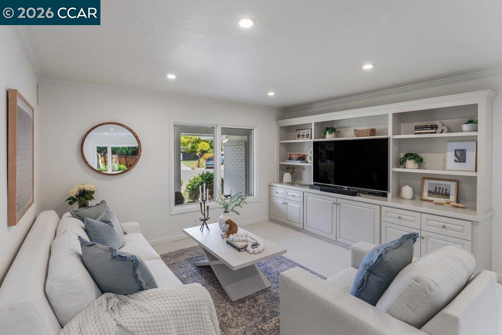 Detail Gallery Image 14 of 37 For 26 Juniper Way, Moraga,  CA 94556 - 3 Beds | 2/1 Baths