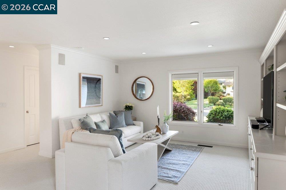 Detail Gallery Image 15 of 37 For 26 Juniper Way, Moraga,  CA 94556 - 3 Beds | 2/1 Baths