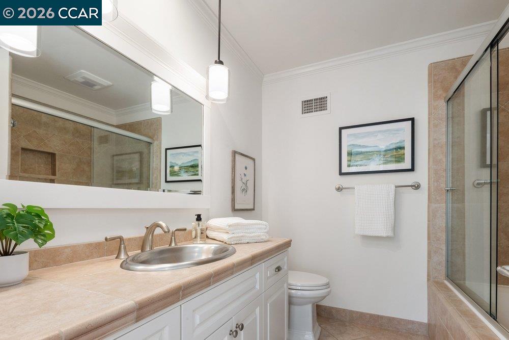 Detail Gallery Image 25 of 37 For 26 Juniper Way, Moraga,  CA 94556 - 3 Beds | 2/1 Baths