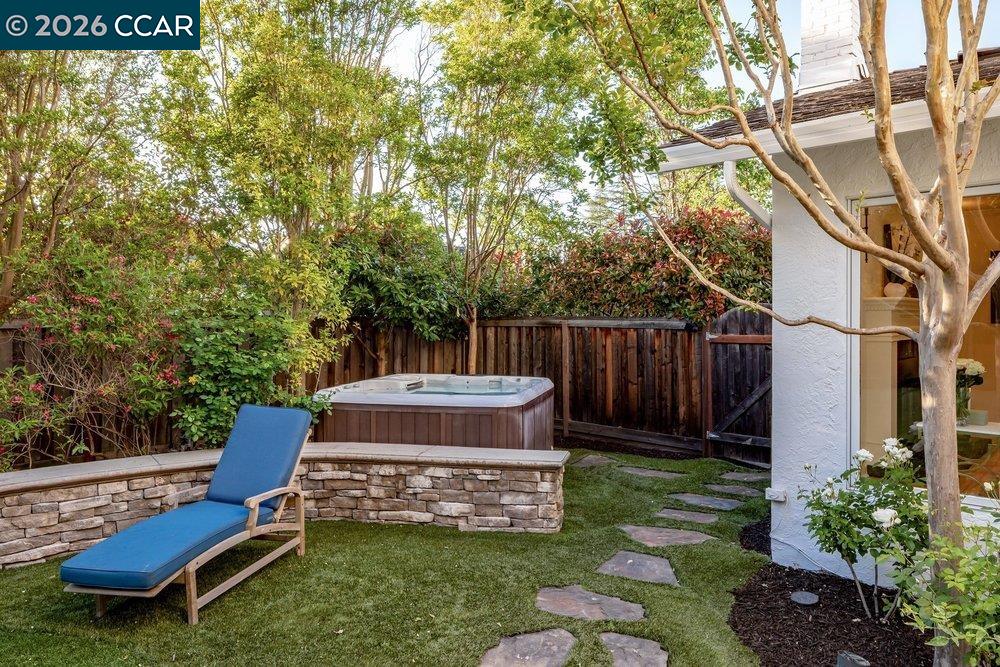 Detail Gallery Image 32 of 37 For 26 Juniper Way, Moraga,  CA 94556 - 3 Beds | 2/1 Baths