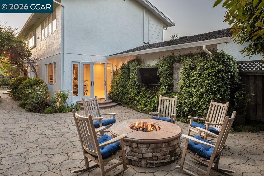 Detail Gallery Image 34 of 37 For 26 Juniper Way, Moraga,  CA 94556 - 3 Beds | 2/1 Baths