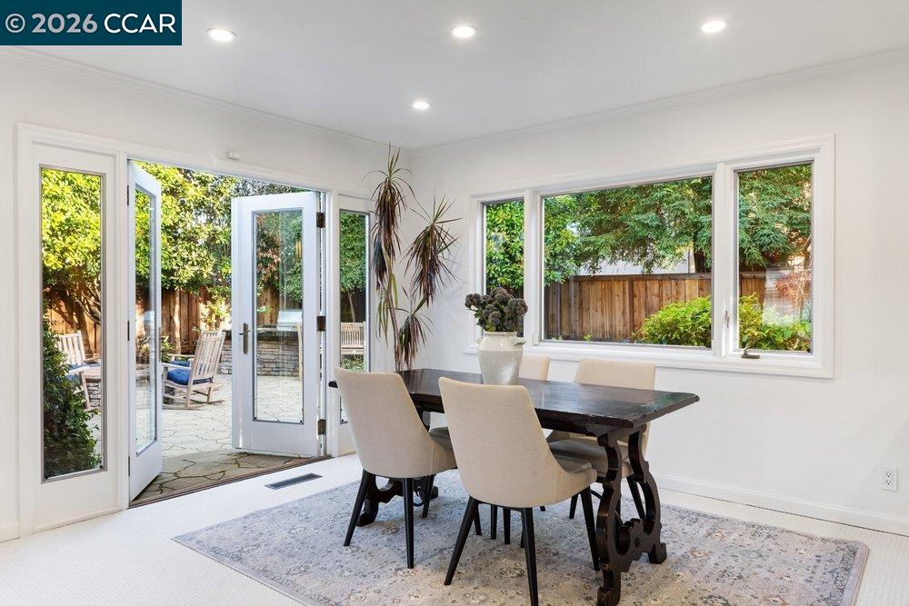 Detail Gallery Image 10 of 37 For 26 Juniper Way, Moraga,  CA 94556 - 3 Beds | 2/1 Baths