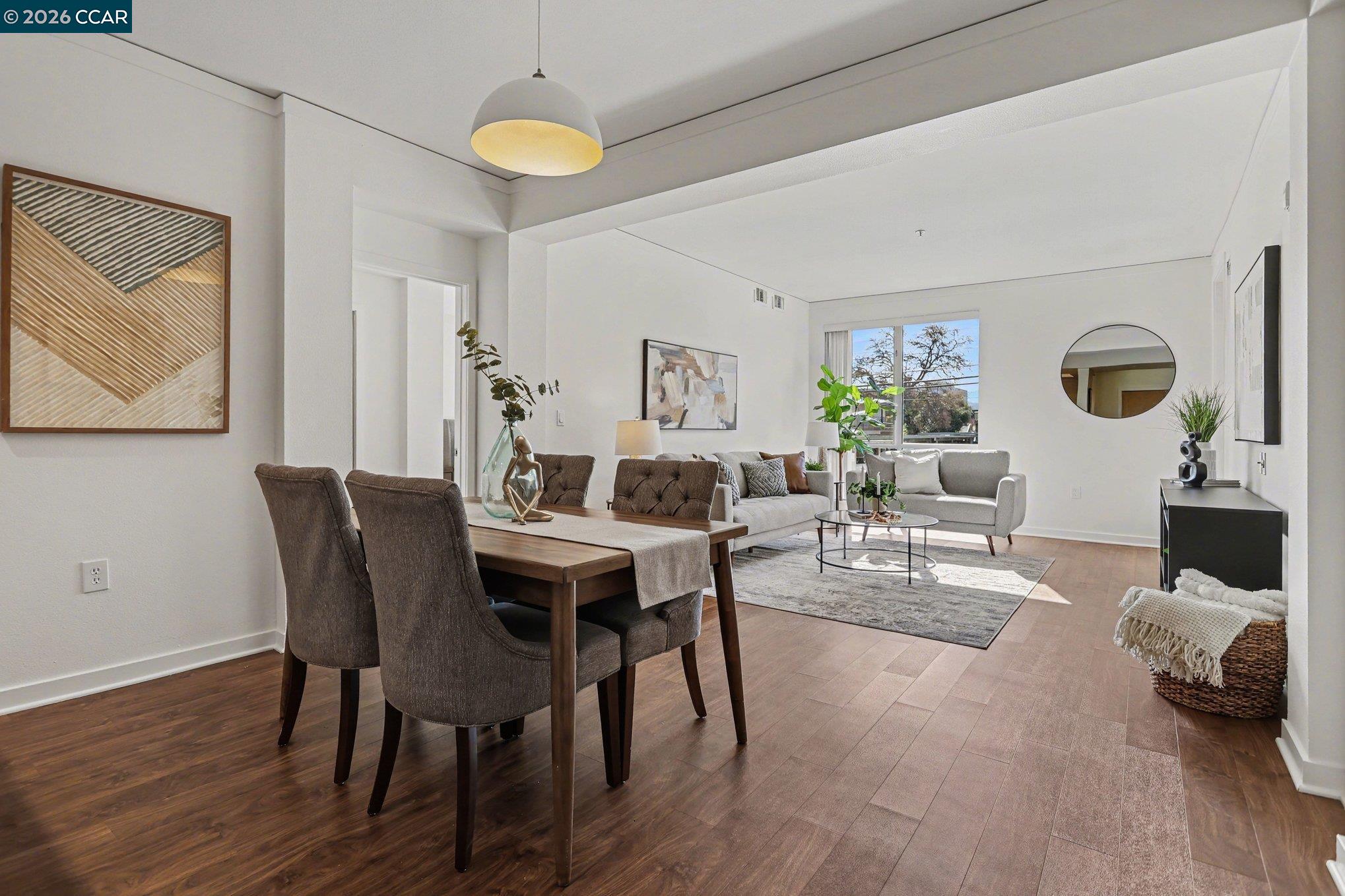 Photo #2: 41131593 Listing: Photo #2