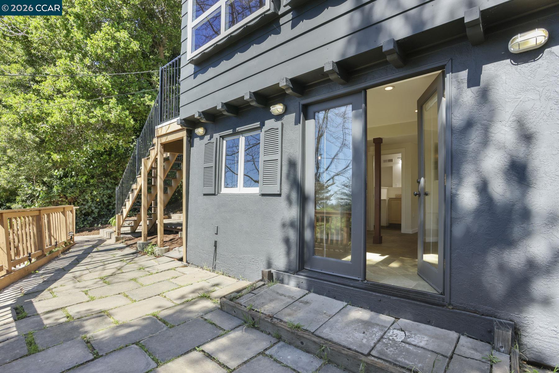 Detail Gallery Image 16 of 31 For 5716 Merriewood Dr., Oakland,  CA 94611 - – Beds | – Baths