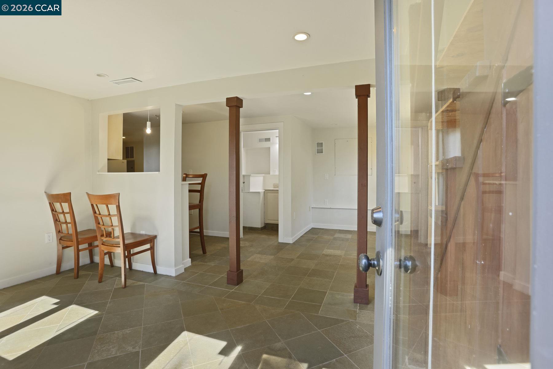 Detail Gallery Image 17 of 31 For 5716 Merriewood Dr., Oakland,  CA 94611 - – Beds | – Baths