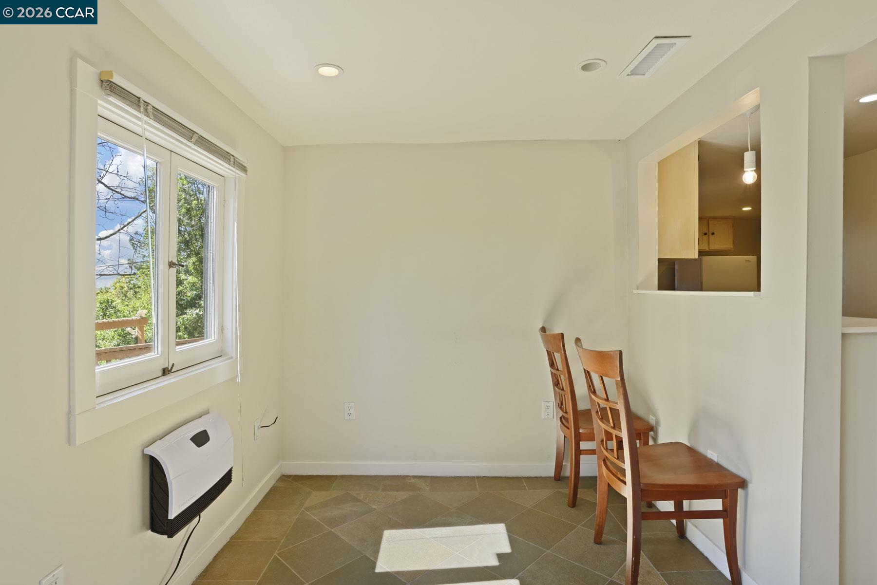 Detail Gallery Image 18 of 31 For 5716 Merriewood Dr., Oakland,  CA 94611 - – Beds | – Baths