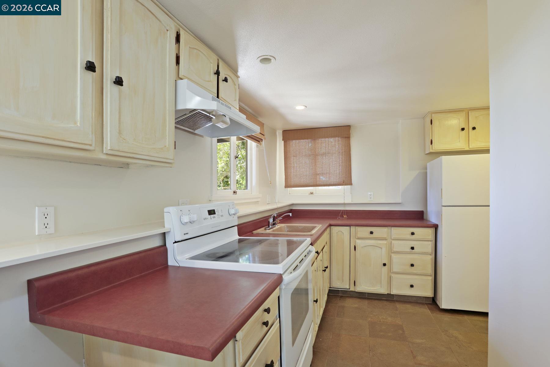 Detail Gallery Image 23 of 31 For 5716 Merriewood Dr., Oakland,  CA 94611 - – Beds | – Baths