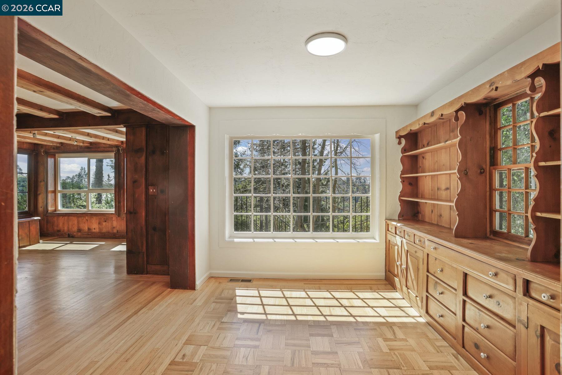 Detail Gallery Image 6 of 31 For 5716 Merriewood Dr., Oakland,  CA 94611 - – Beds | – Baths