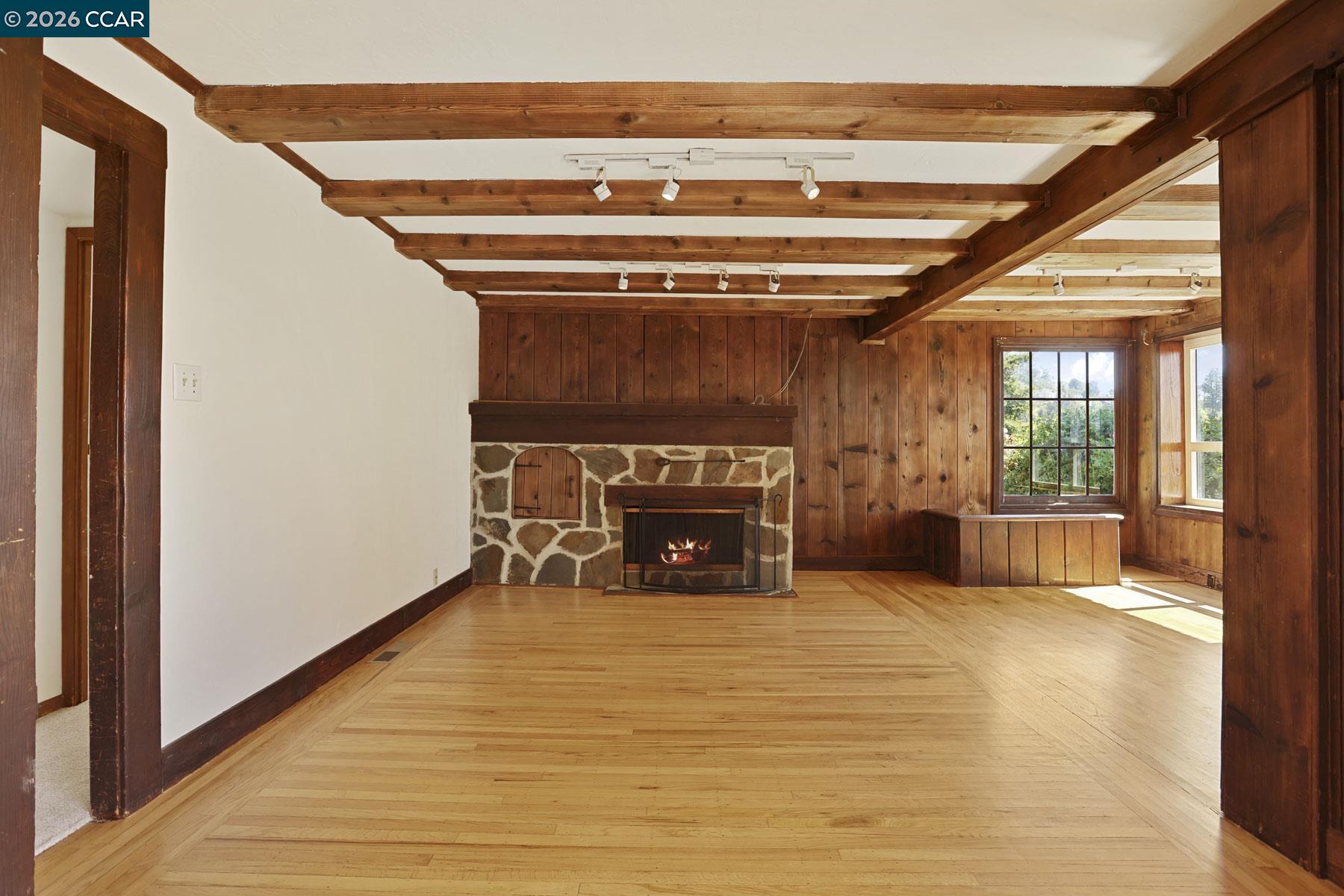 Detail Gallery Image 8 of 31 For 5716 Merriewood Dr., Oakland,  CA 94611 - – Beds | – Baths