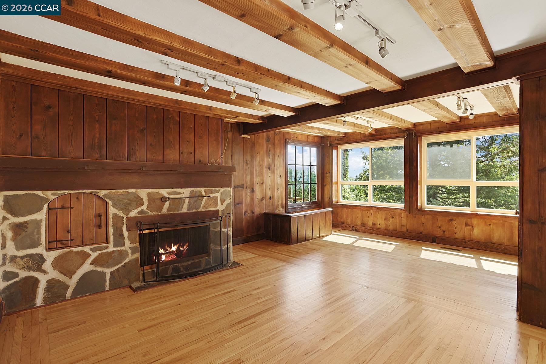 Detail Gallery Image 9 of 31 For 5716 Merriewood Dr., Oakland,  CA 94611 - – Beds | – Baths