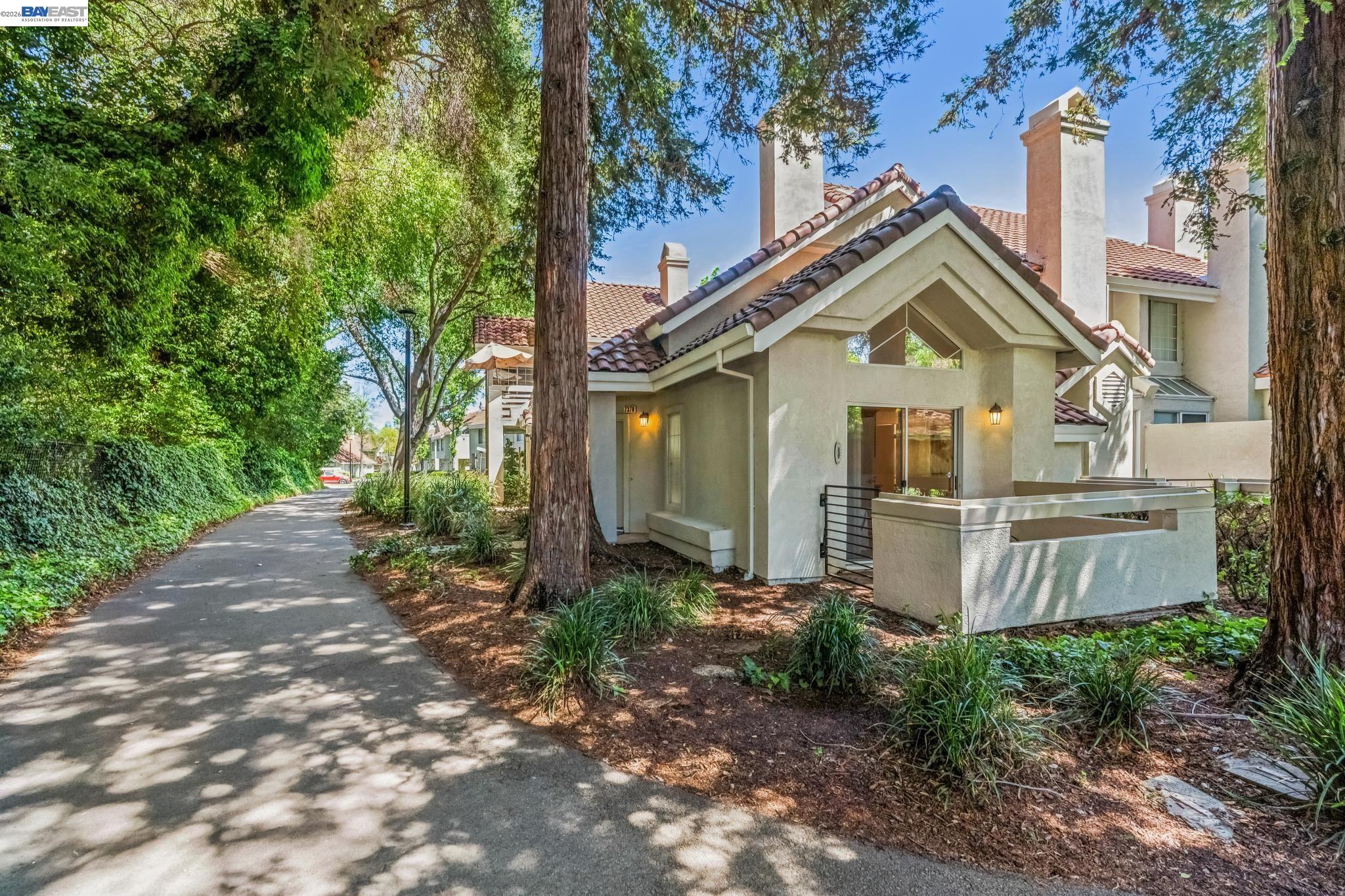 Photo #2: 41131607 Listing: Photo #2