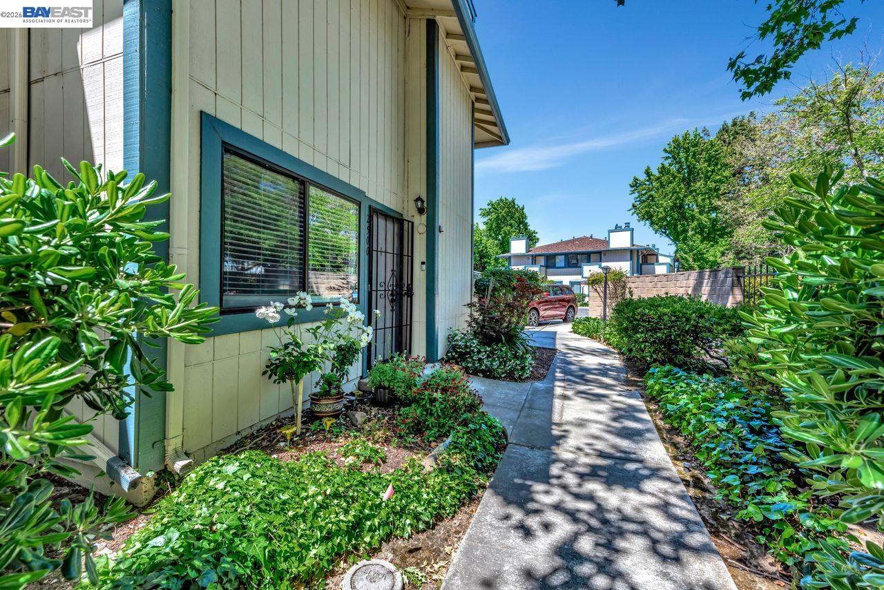 Photo #2: 41131611 Listing: Photo #2