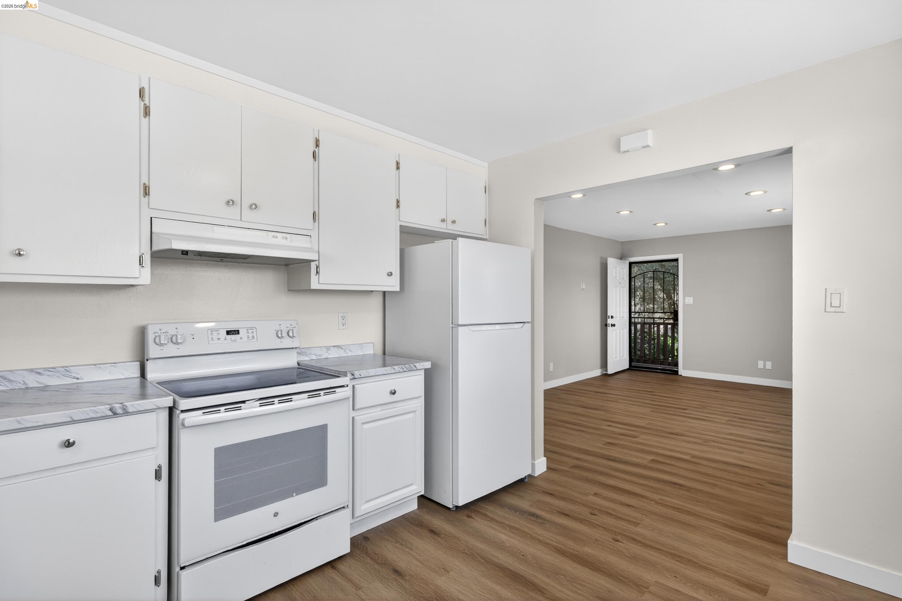 Detail Gallery Image 13 of 82 For 1114 S 57th St, Richmond,  CA 94804 - – Beds | – Baths