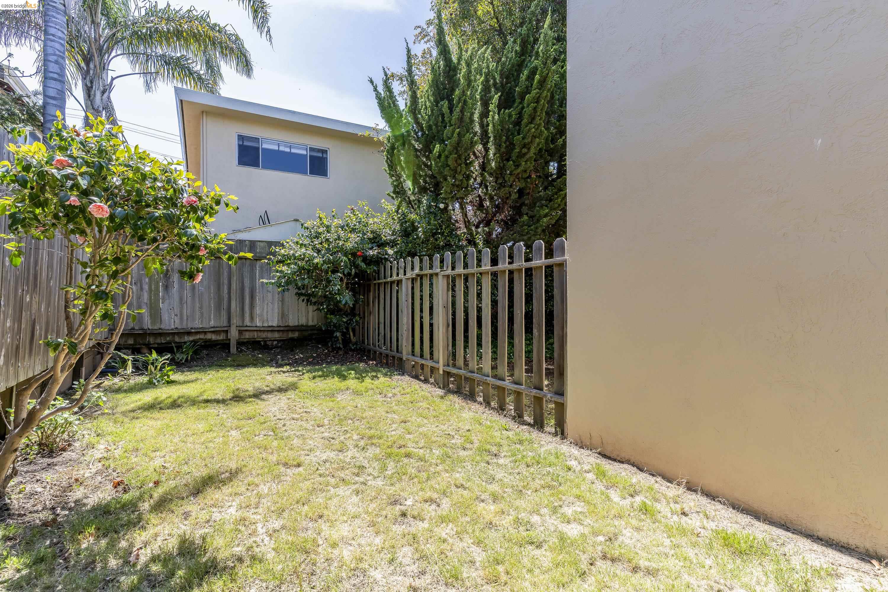 Detail Gallery Image 33 of 82 For 1114 S 57th St, Richmond,  CA 94804 - – Beds | – Baths