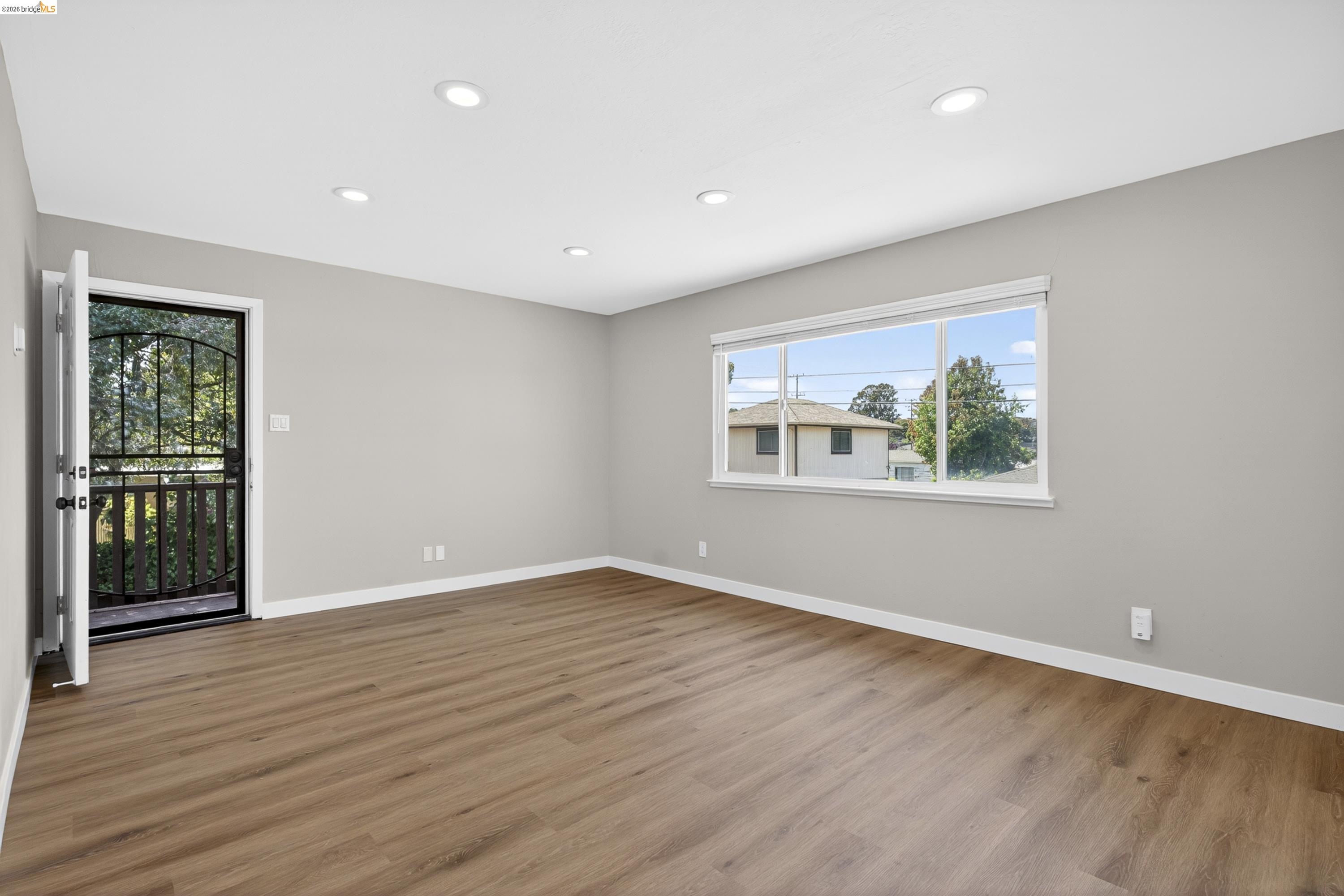 Detail Gallery Image 8 of 82 For 1114 S 57th St, Richmond,  CA 94804 - – Beds | – Baths