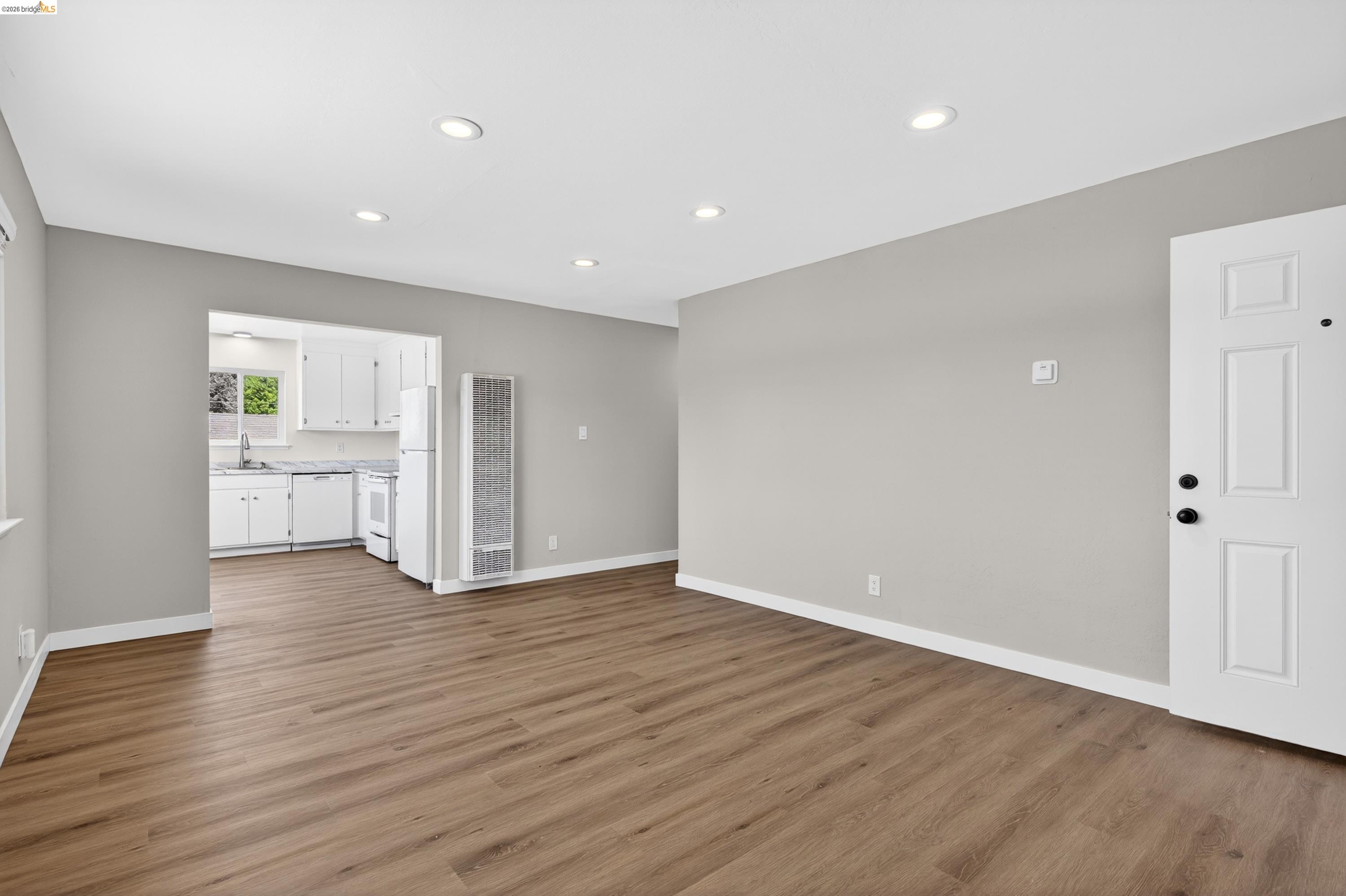 Detail Gallery Image 10 of 82 For 1114 S 57th St, Richmond,  CA 94804 - – Beds | – Baths