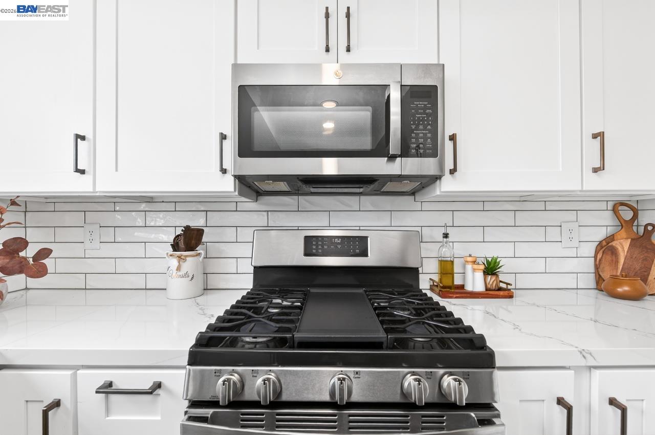 Detail Gallery Image 13 of 52 For 365 Waterview Pl, Bay Point,  CA 94565 - 3 Beds | 2/1 Baths