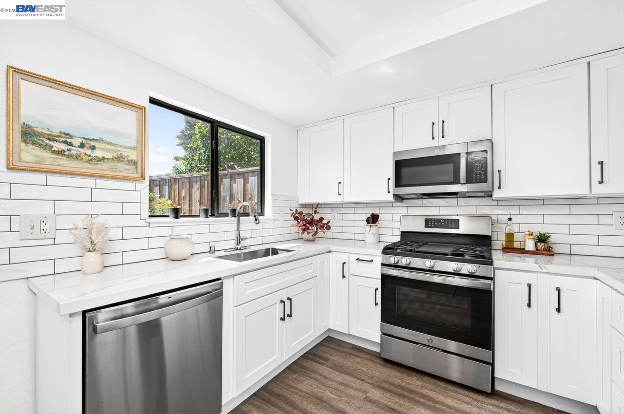 Detail Gallery Image 14 of 52 For 365 Waterview Pl, Bay Point,  CA 94565 - 3 Beds | 2/1 Baths