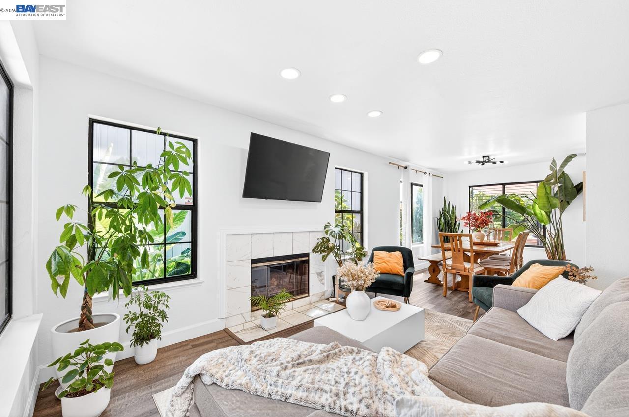 Detail Gallery Image 3 of 52 For 365 Waterview Pl, Bay Point,  CA 94565 - 3 Beds | 2/1 Baths