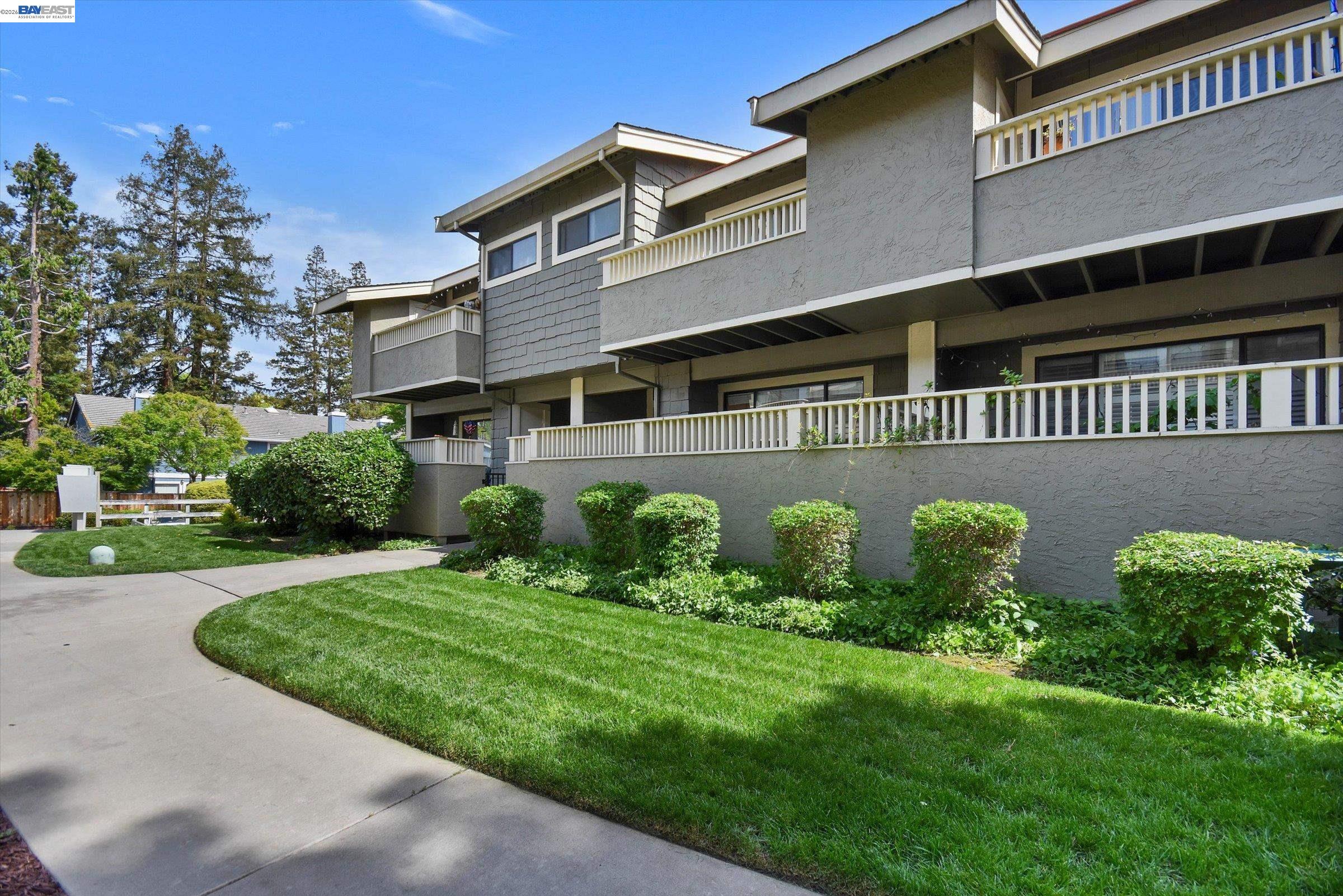 Front Image Thumbnail for BE41131628